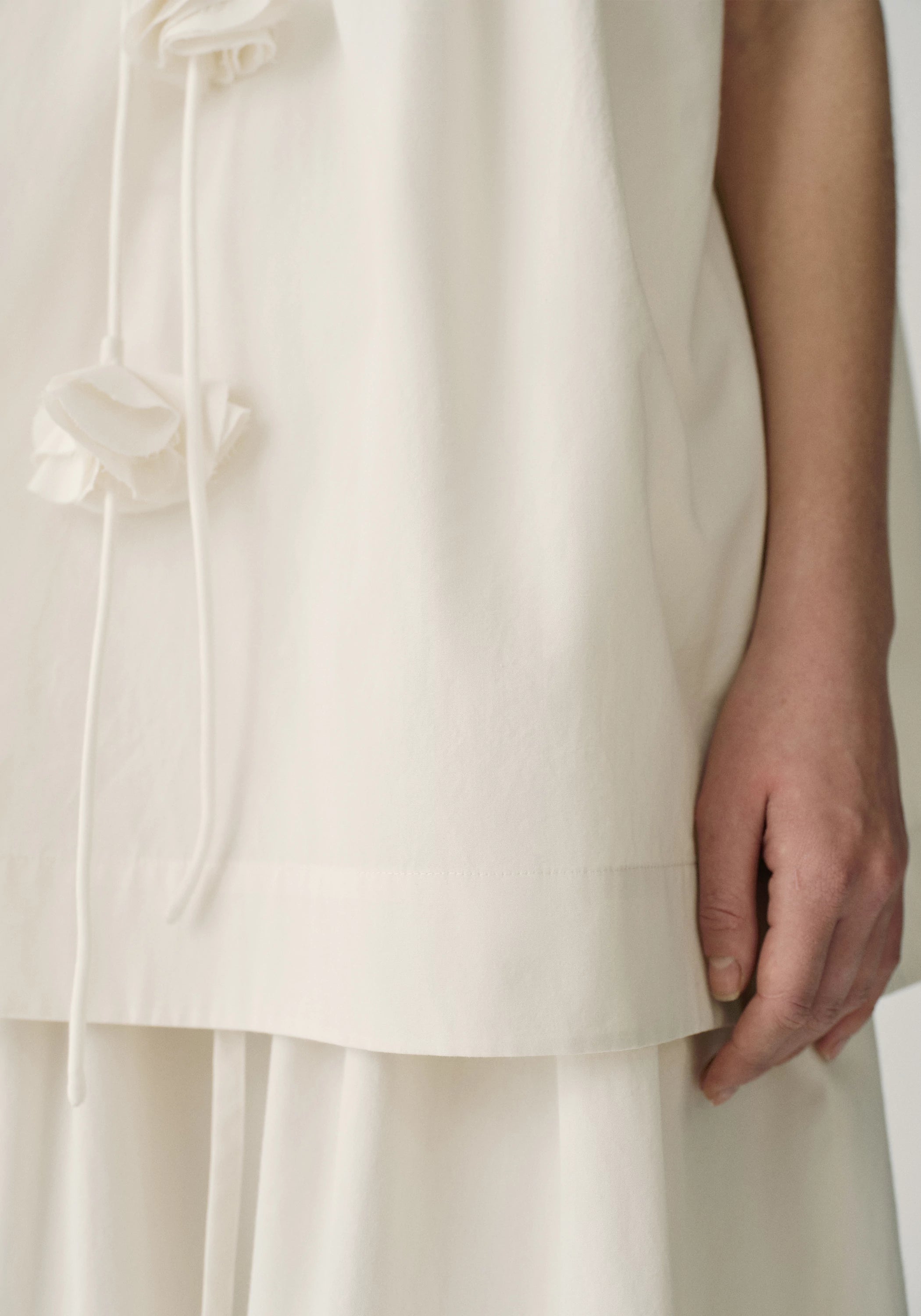 #color_off white