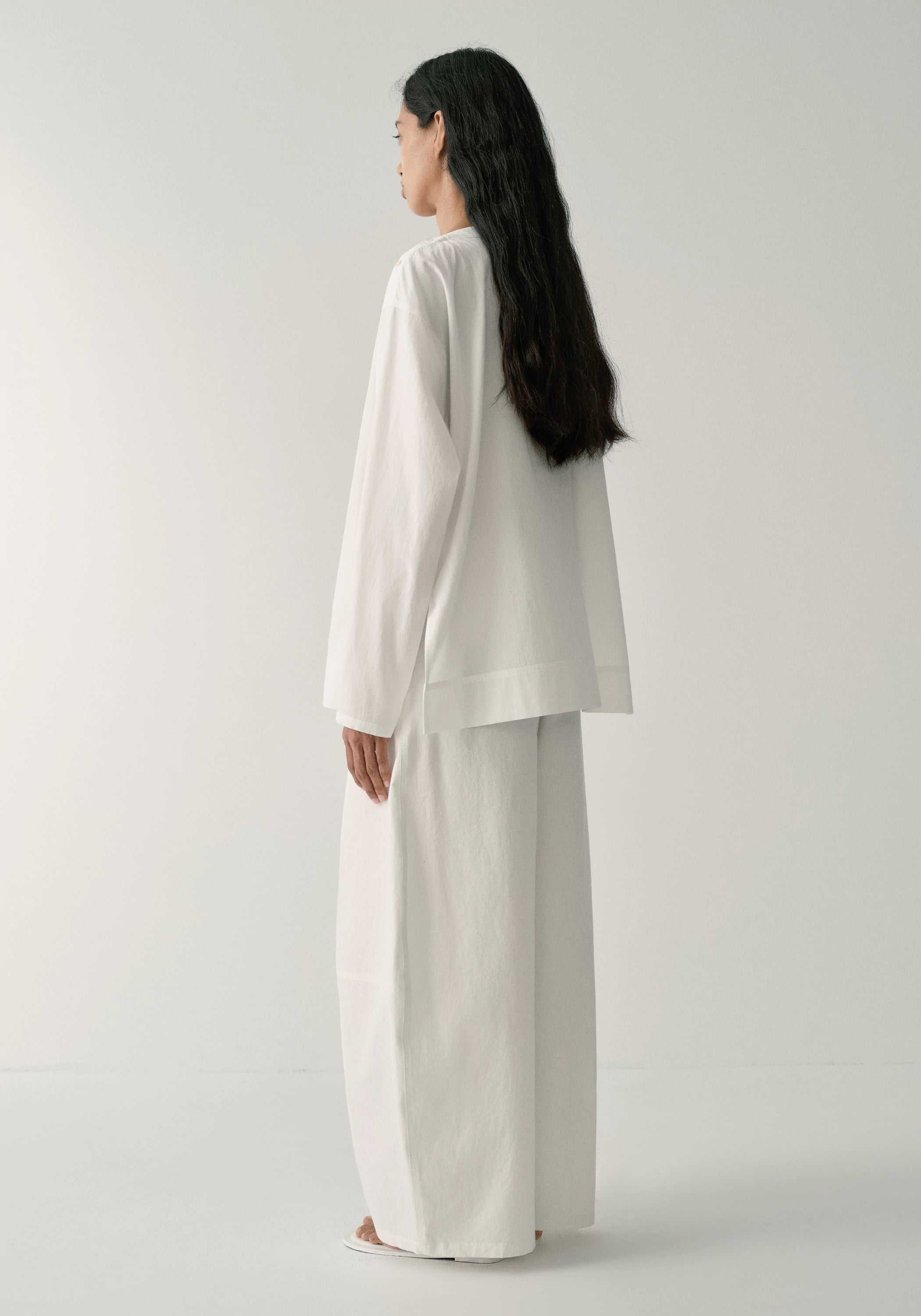 #color_off white