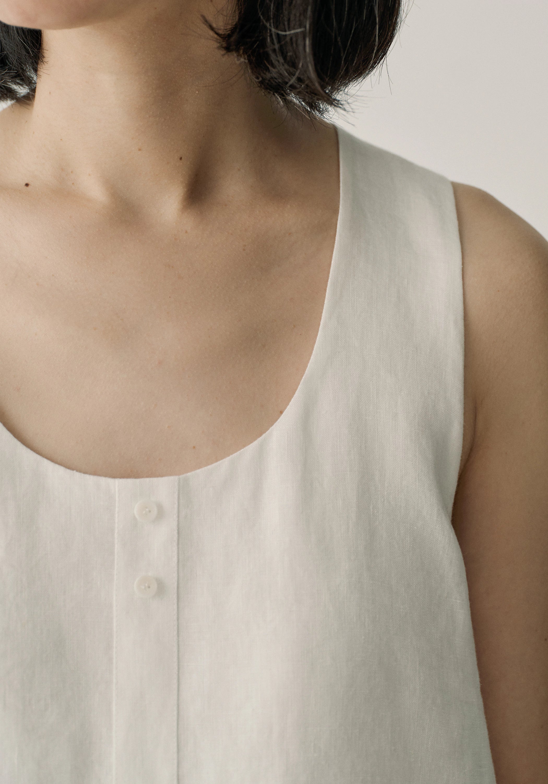 #color_off white