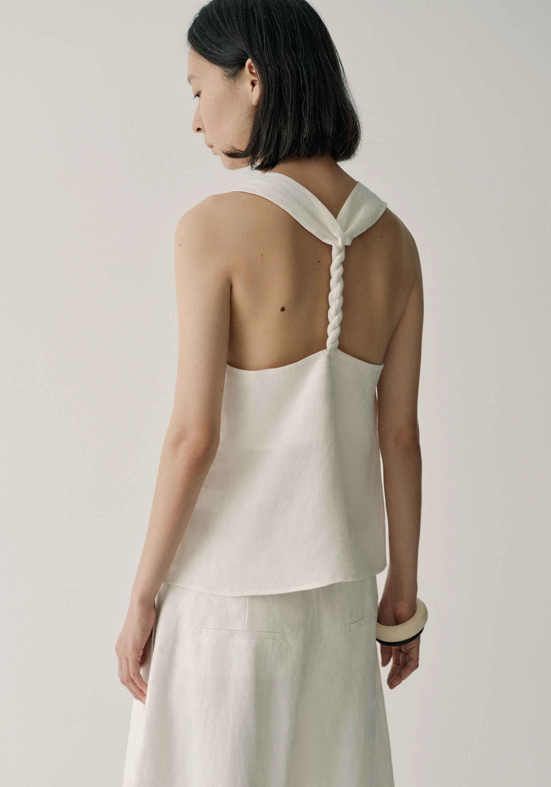 #color_off white
