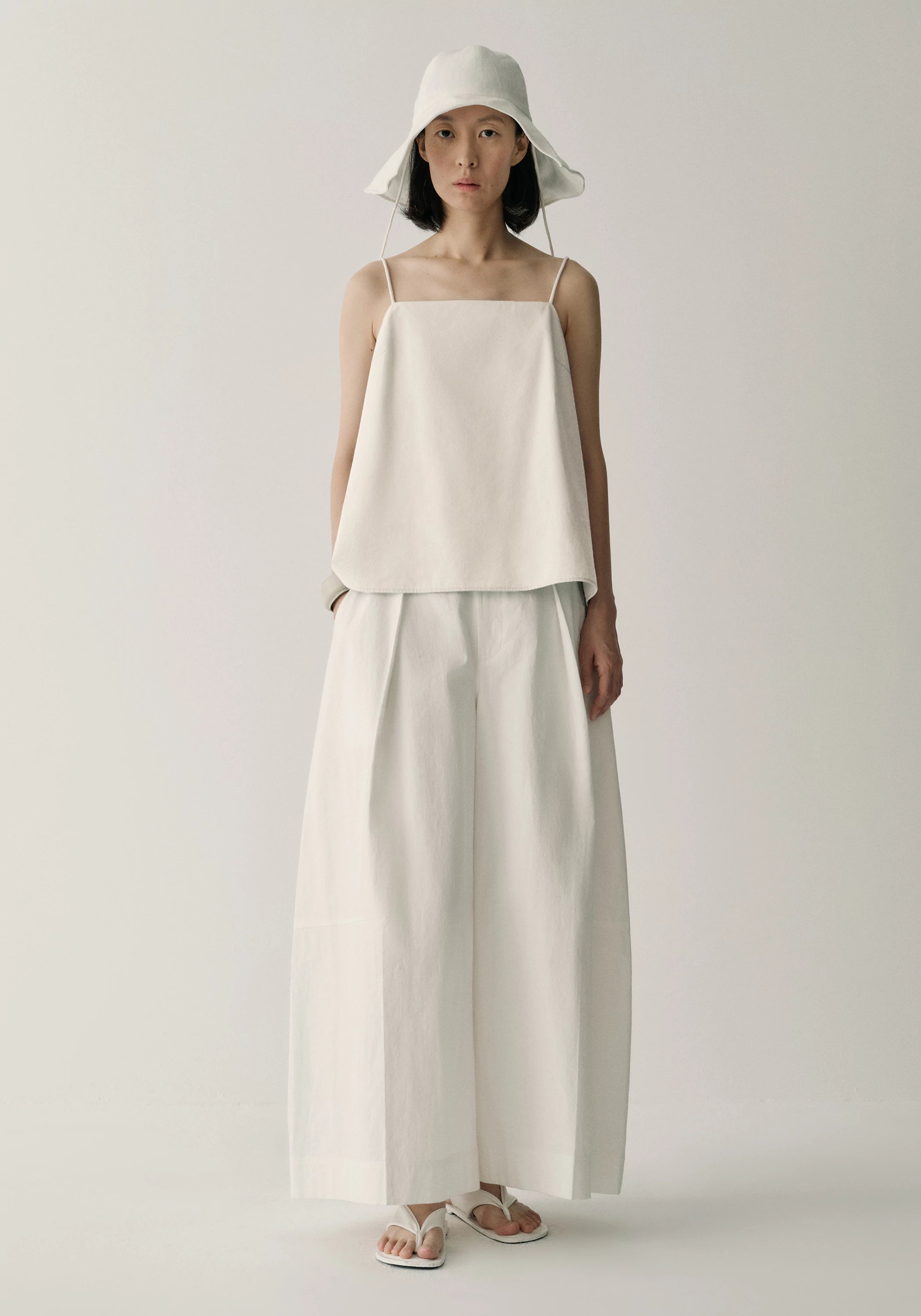 #color_off white