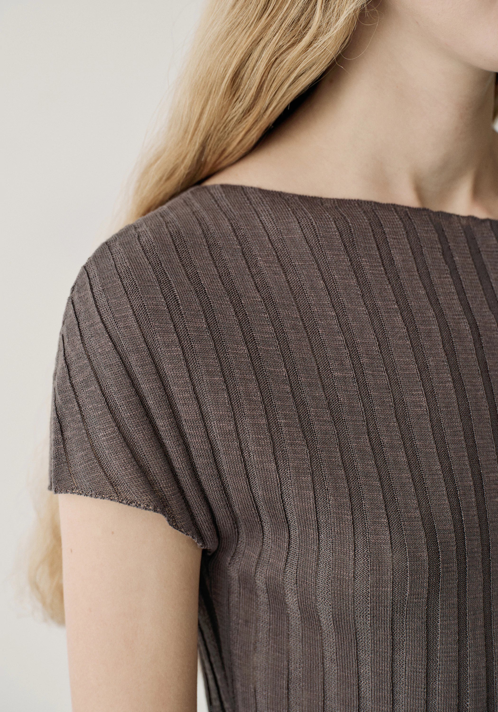 #color_mid gray