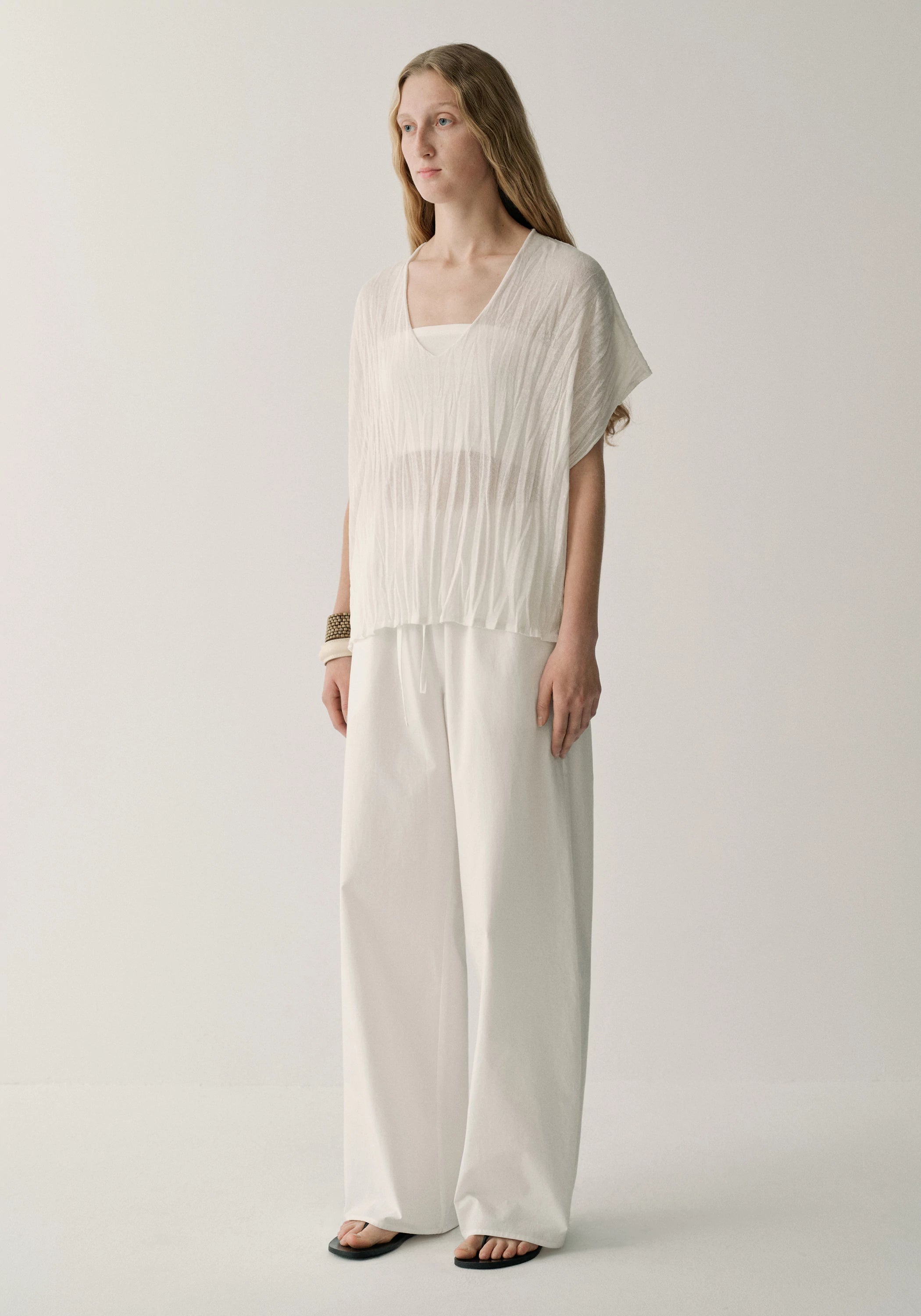 #color_off white