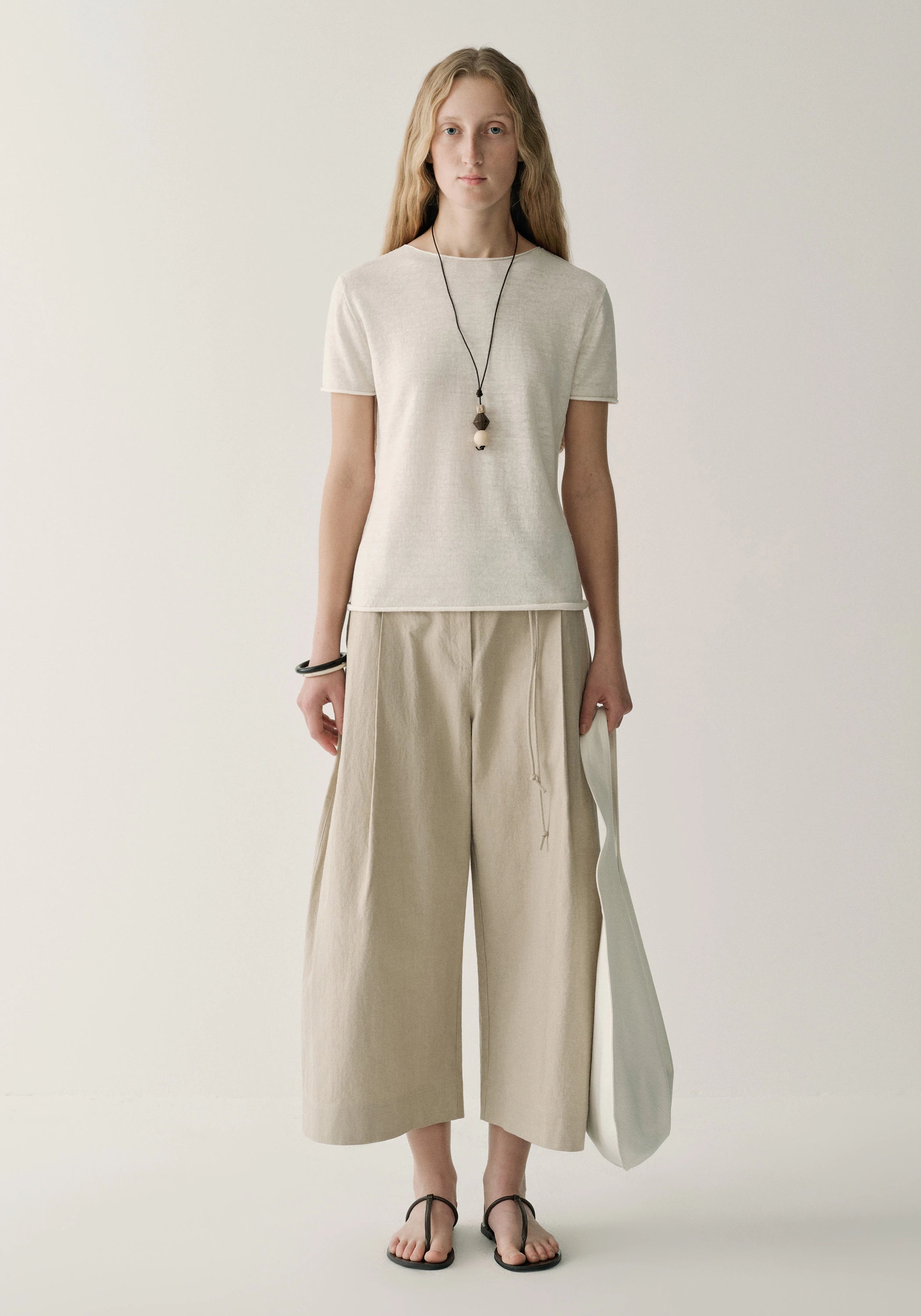 #color_off white