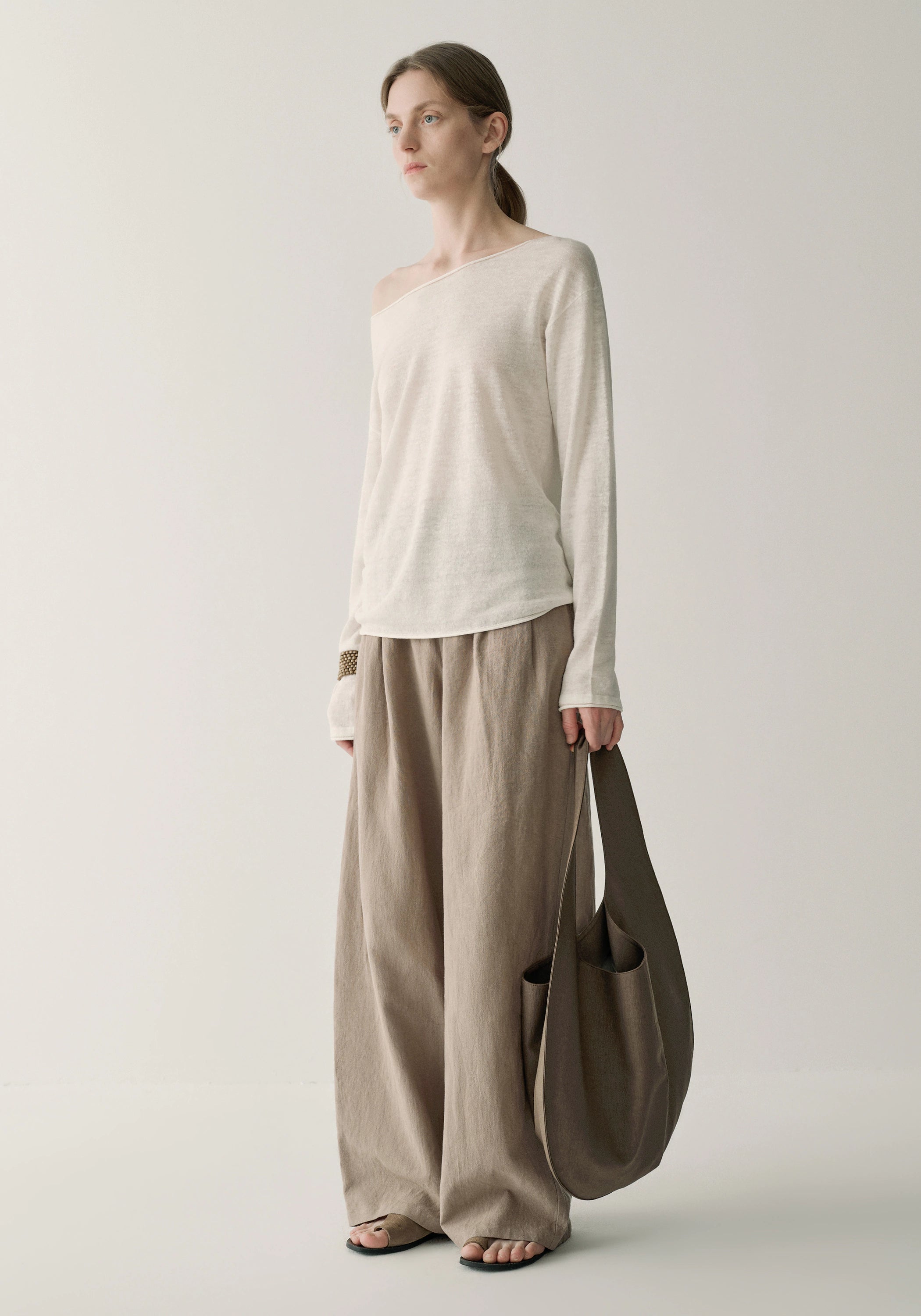 #color_off white
