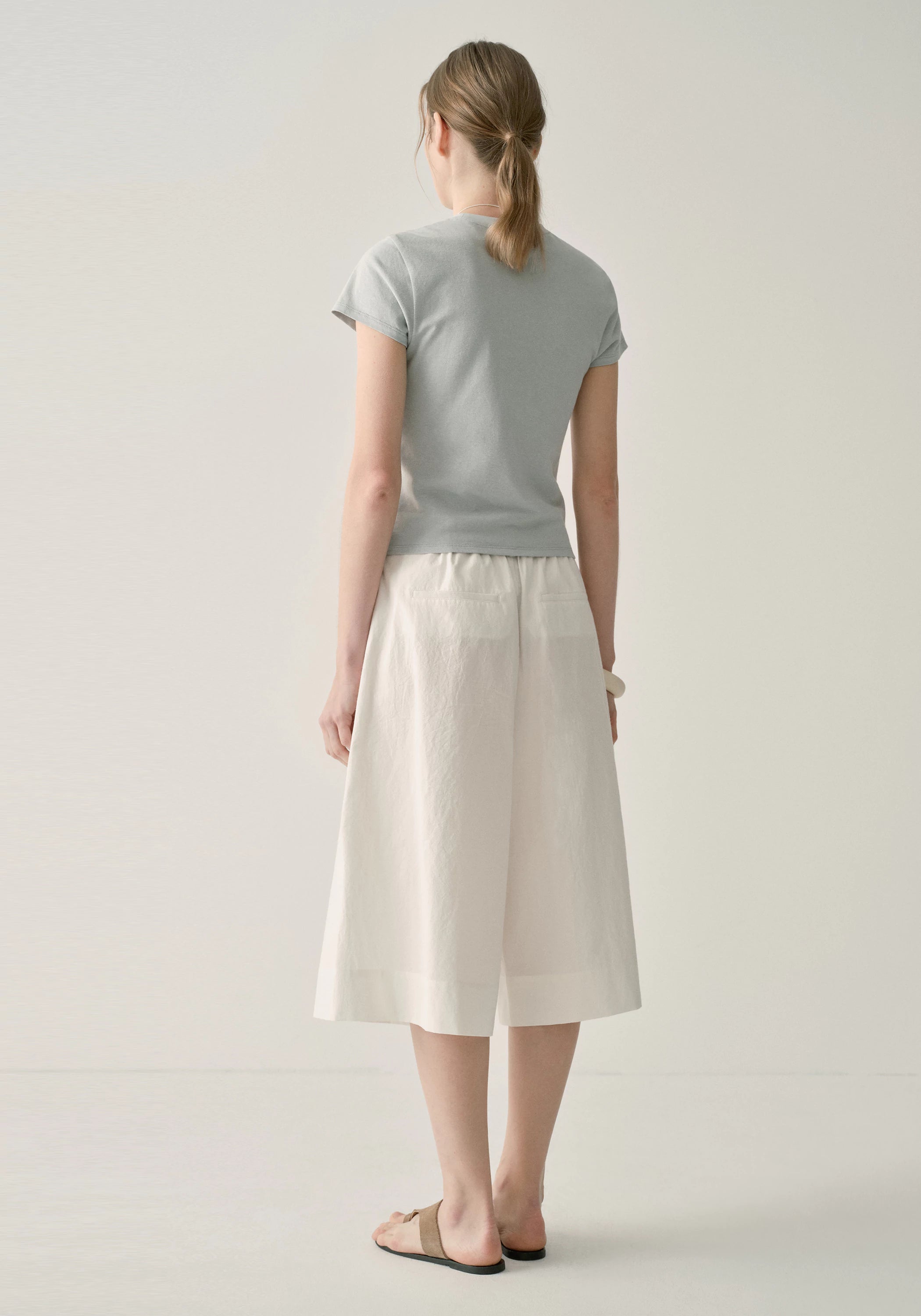 #color_off white