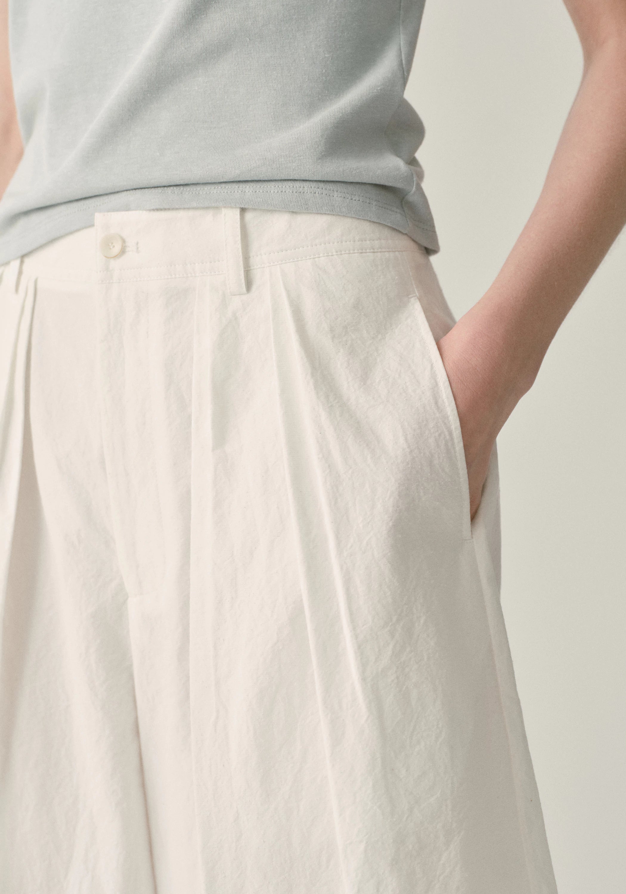 #color_off white