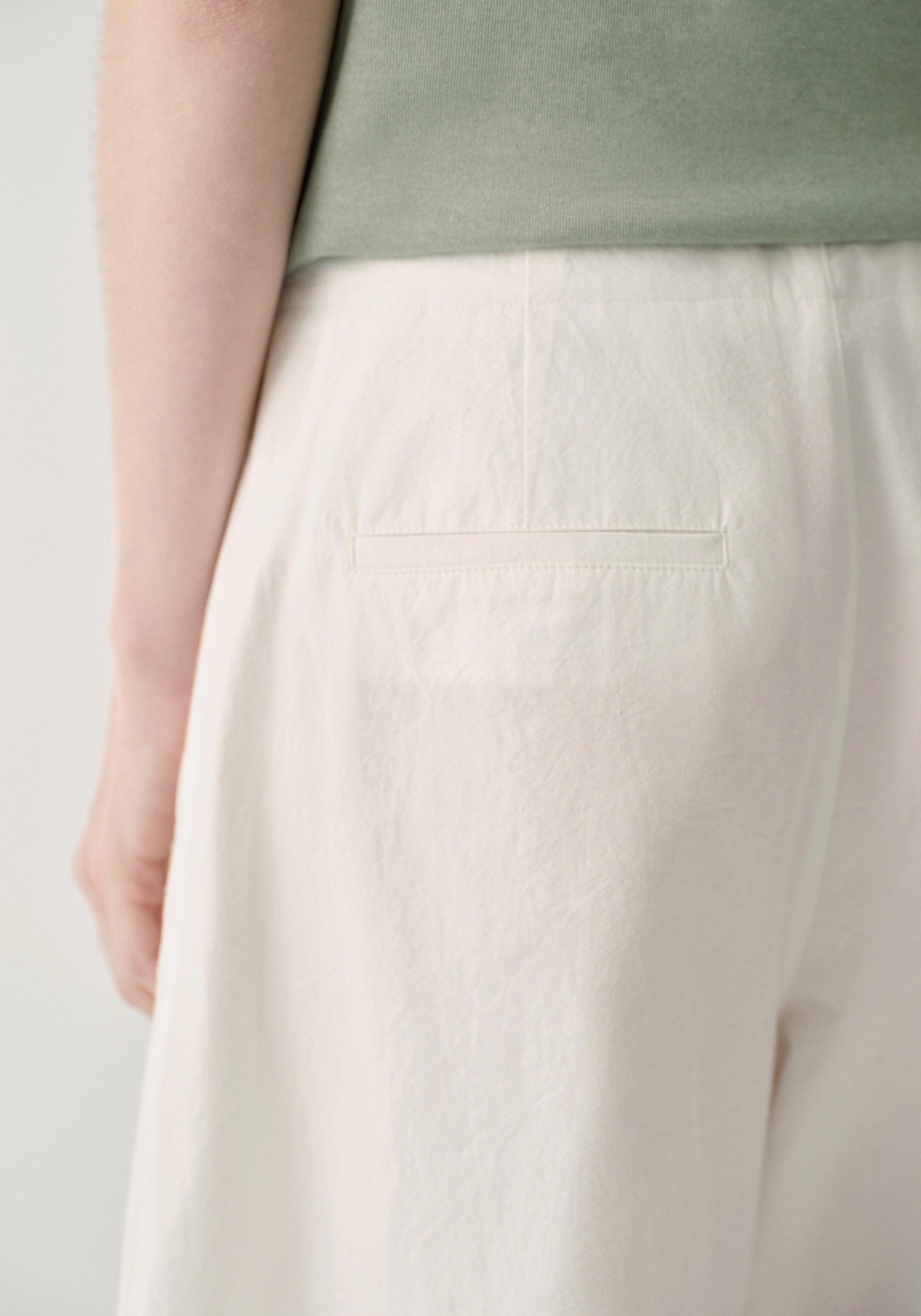 #color_off white