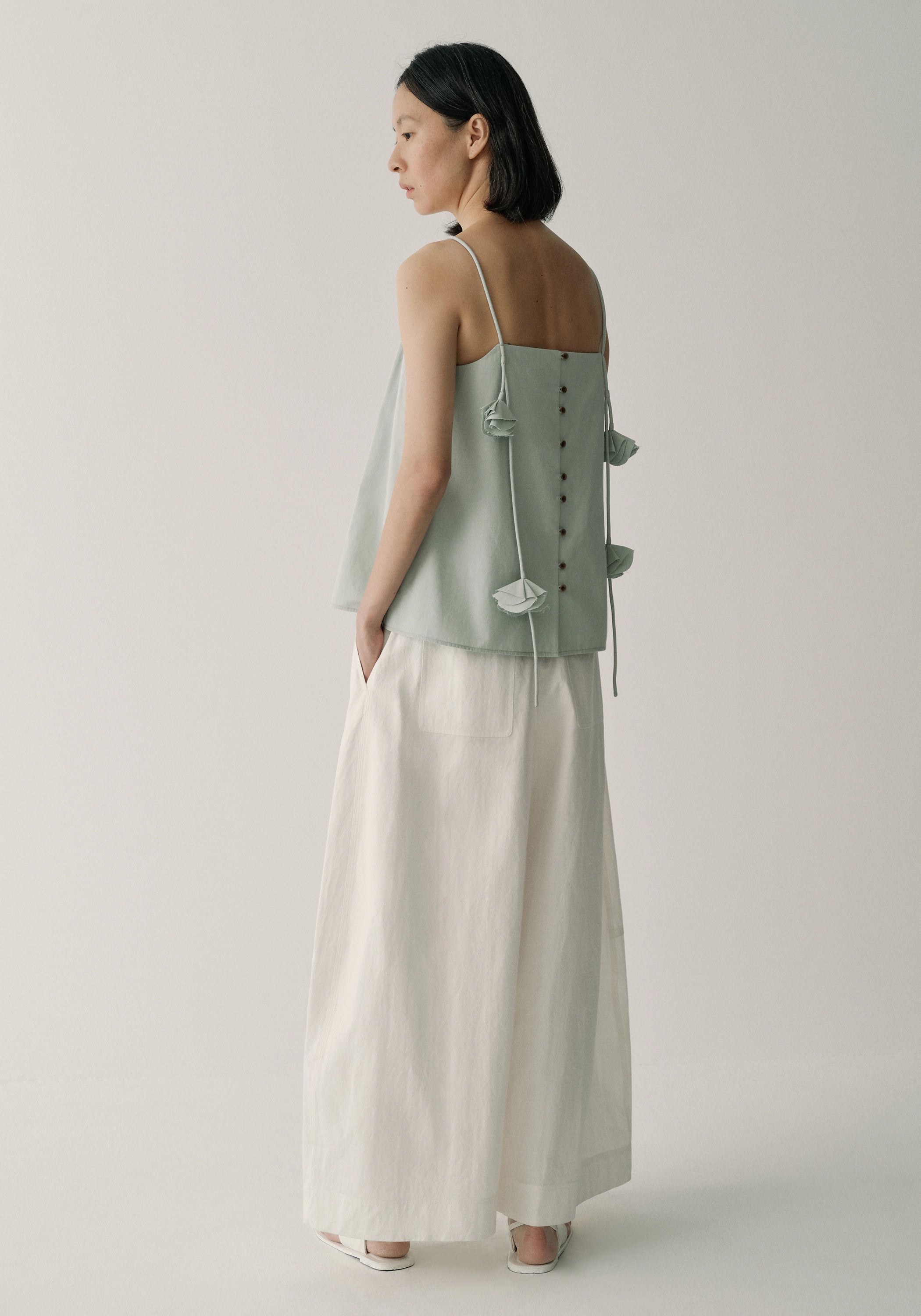 #color_off white