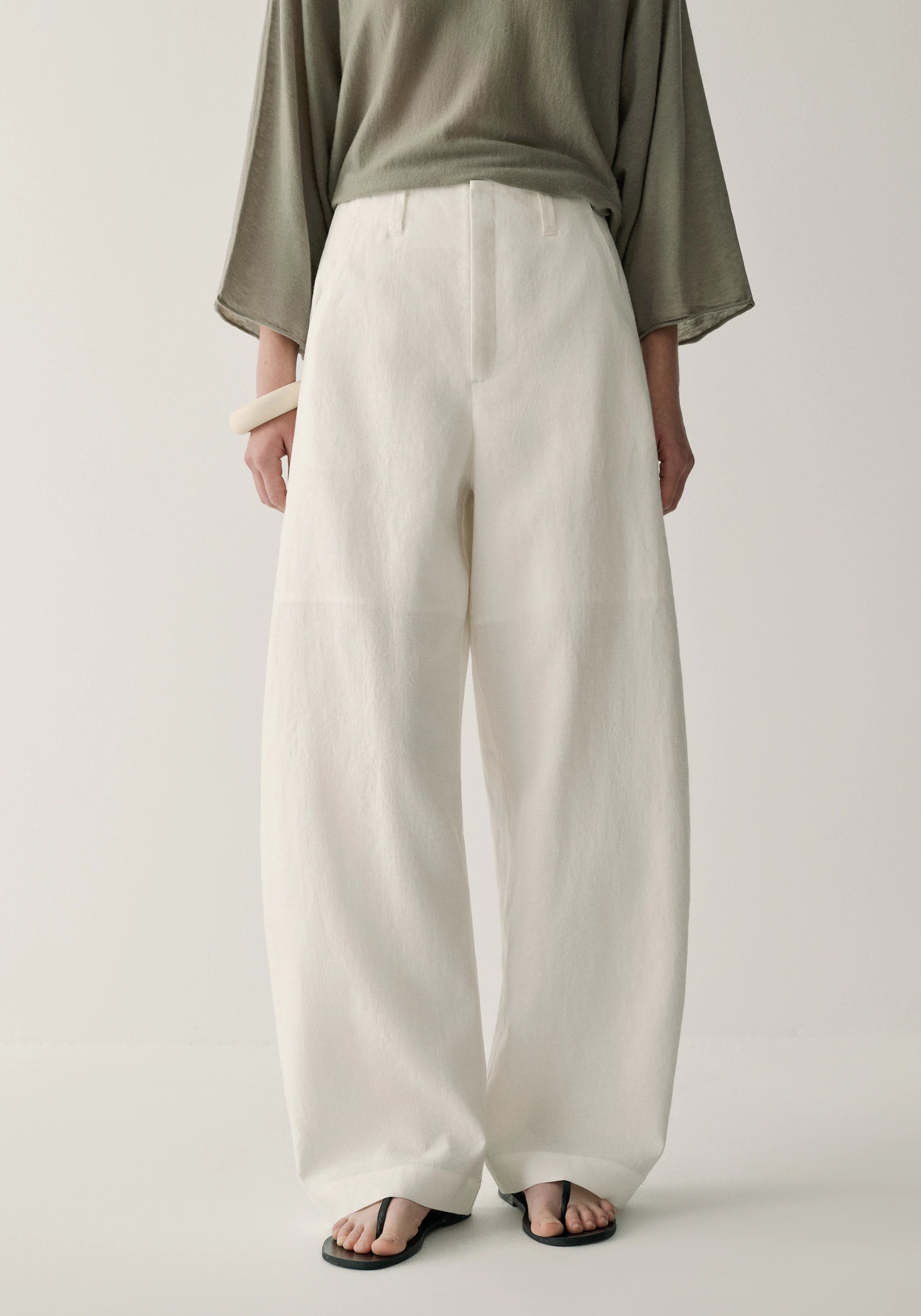 #color_off white