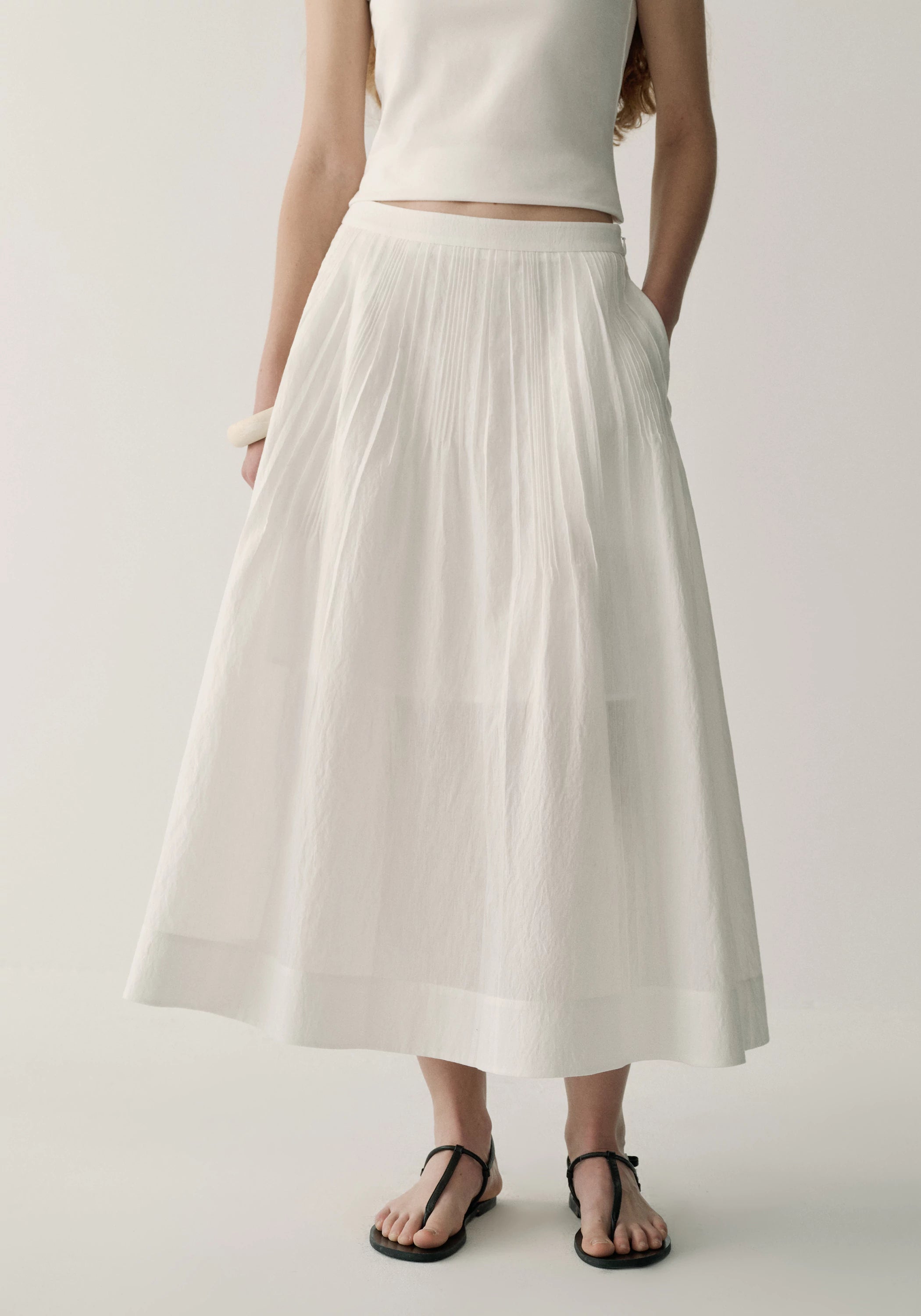 #color_off white