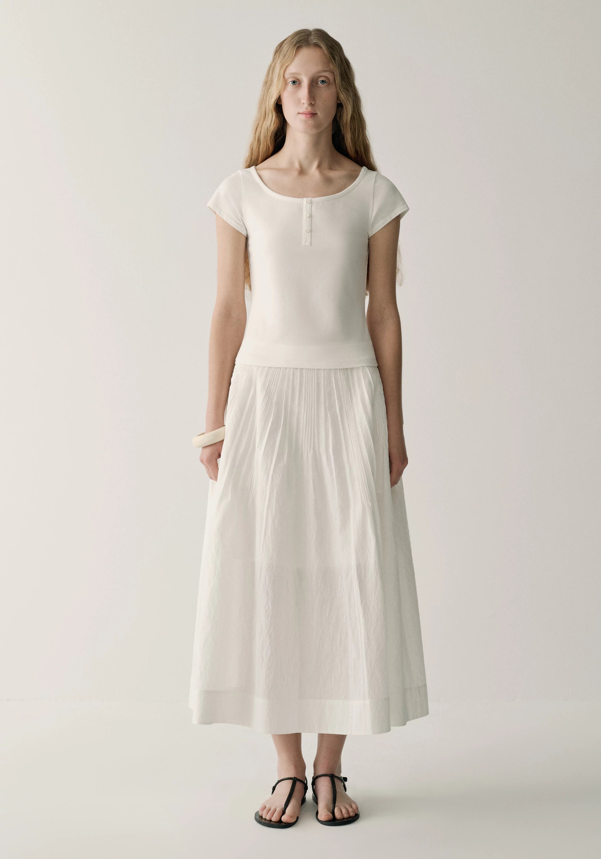 #color_off white