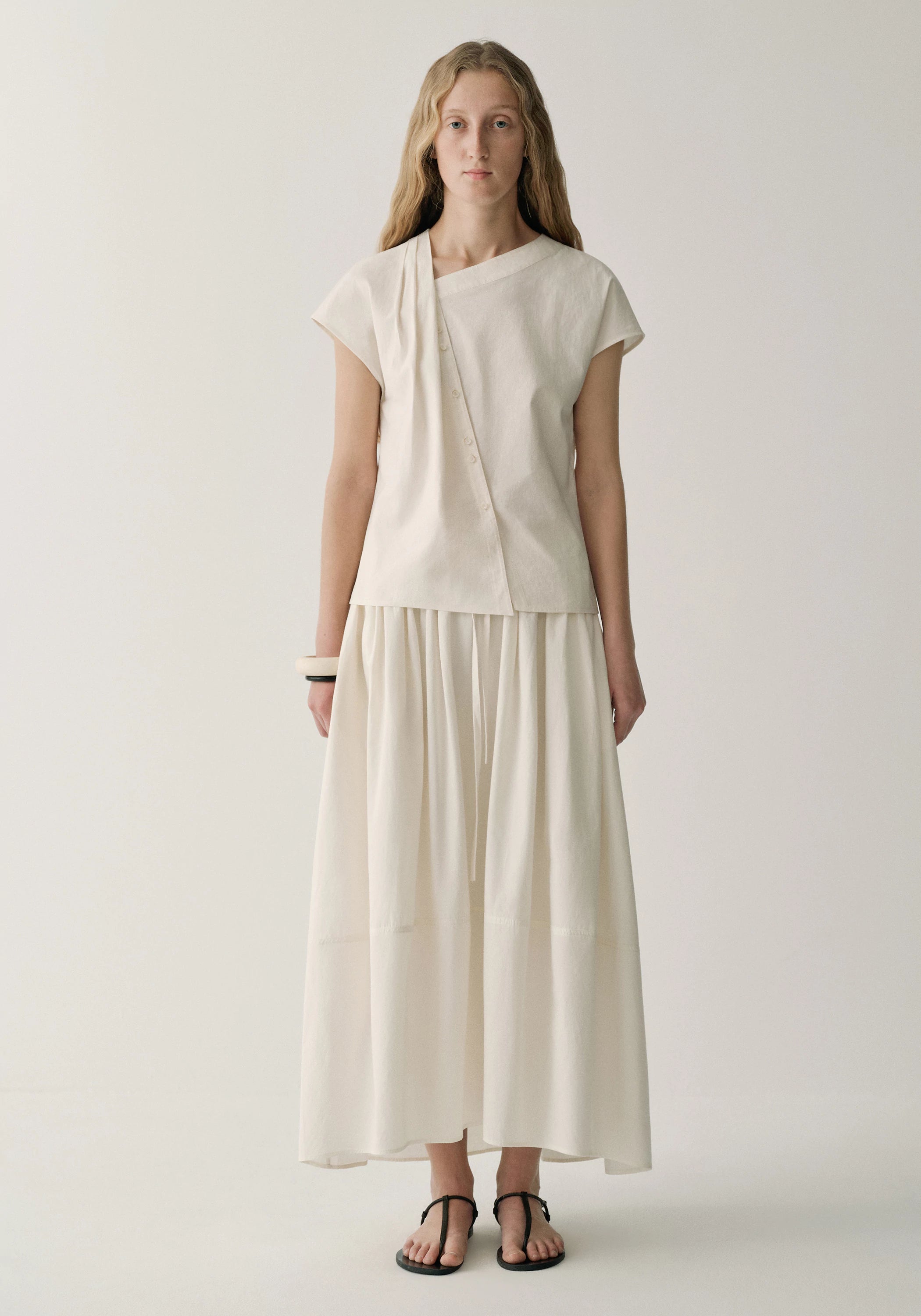 #color_off white