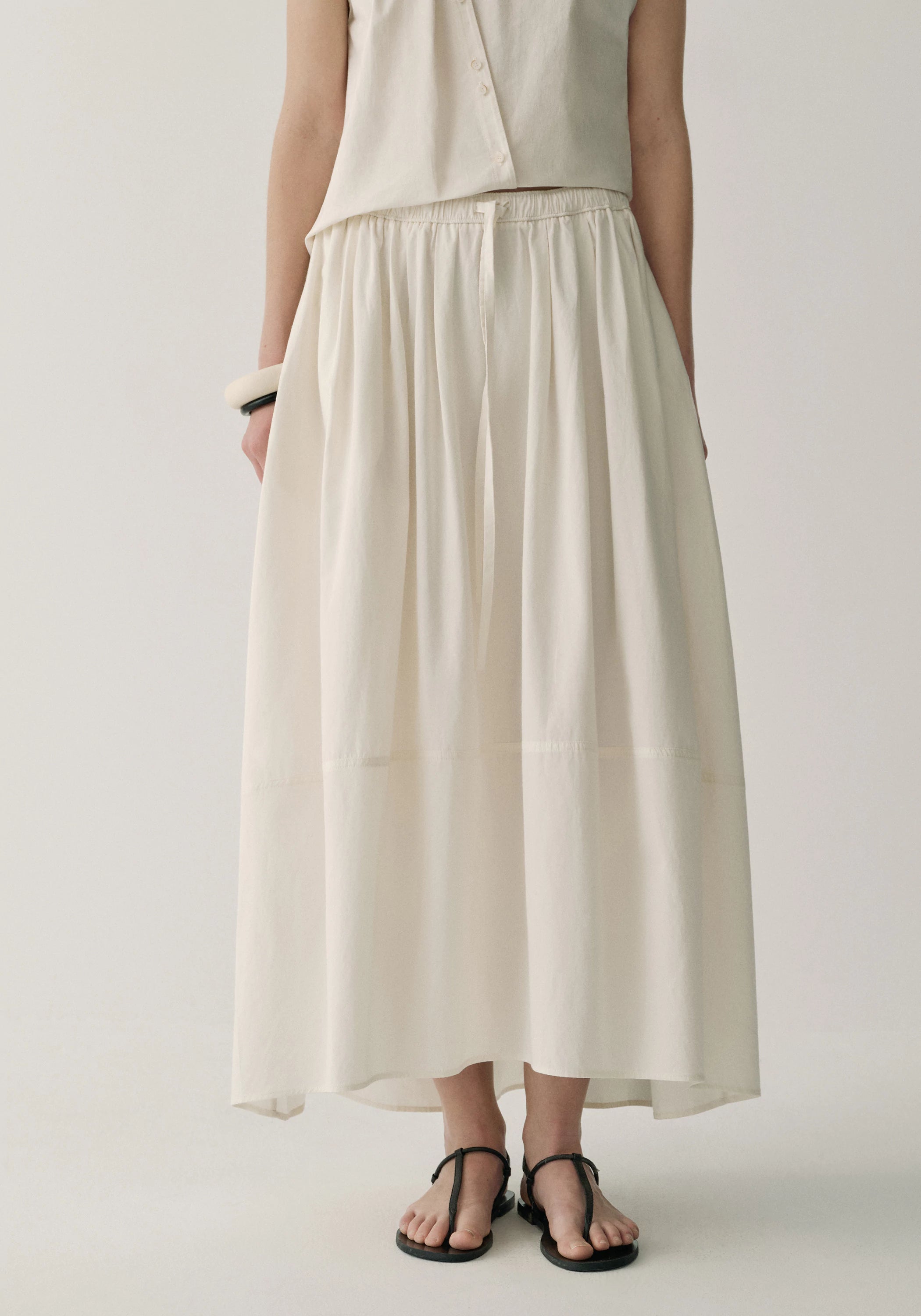 #color_off white