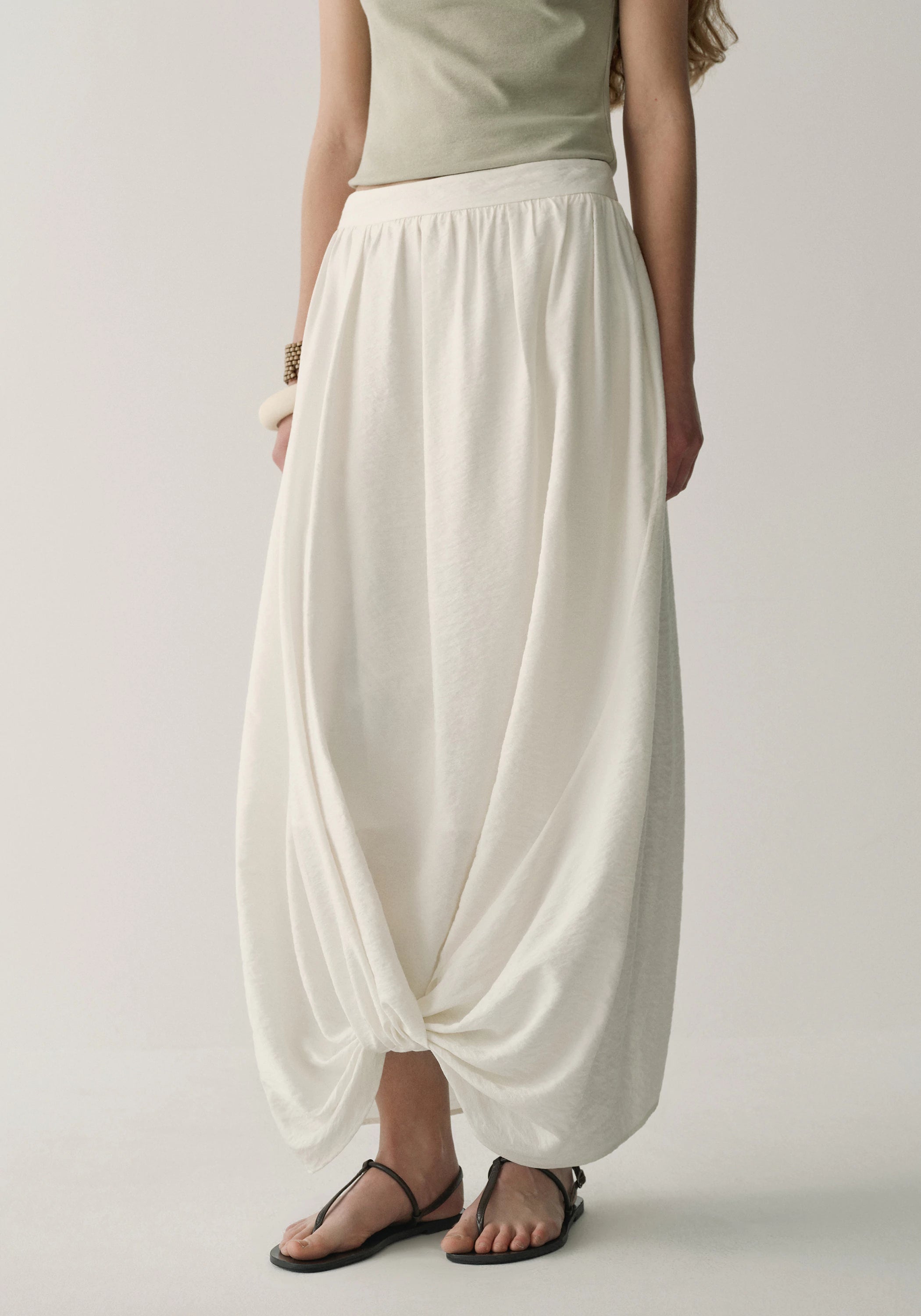 #color_off white