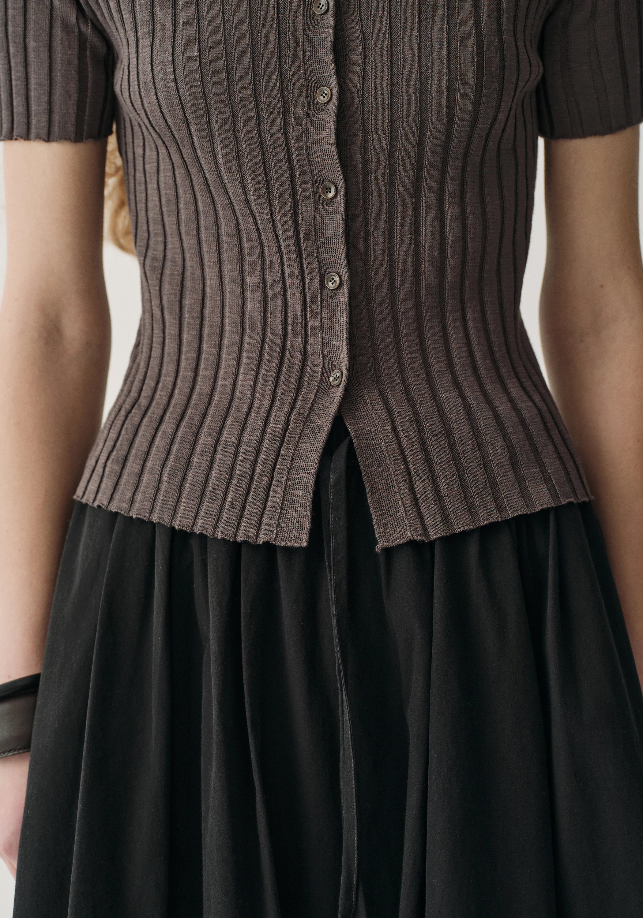 #color_mid gray