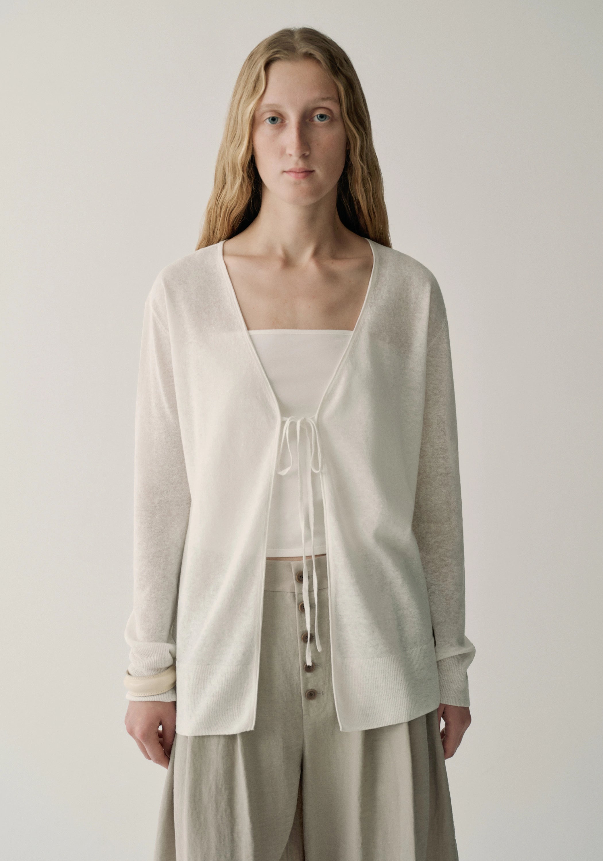 #color_off white