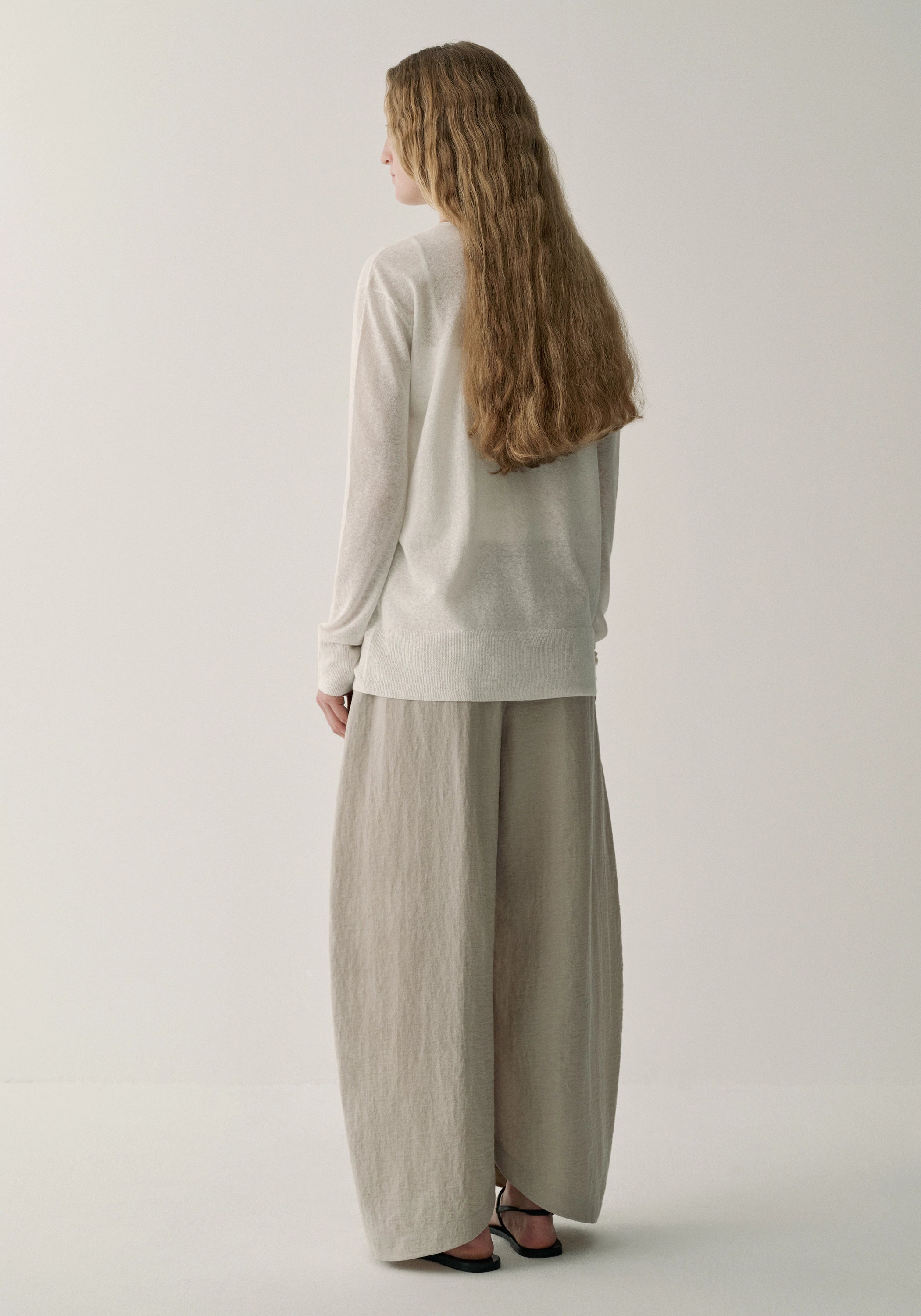 #color_off white