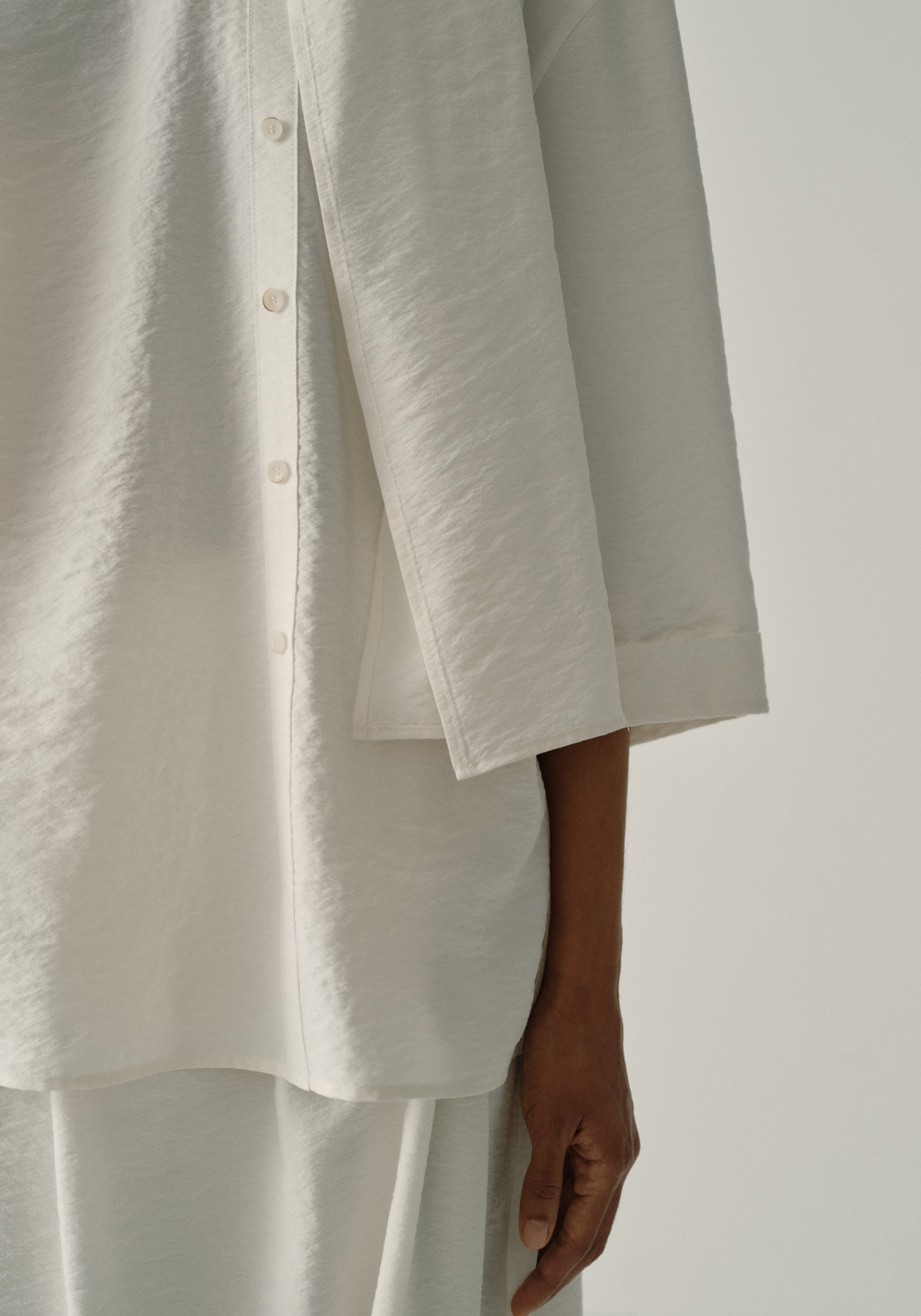 #color_off white
