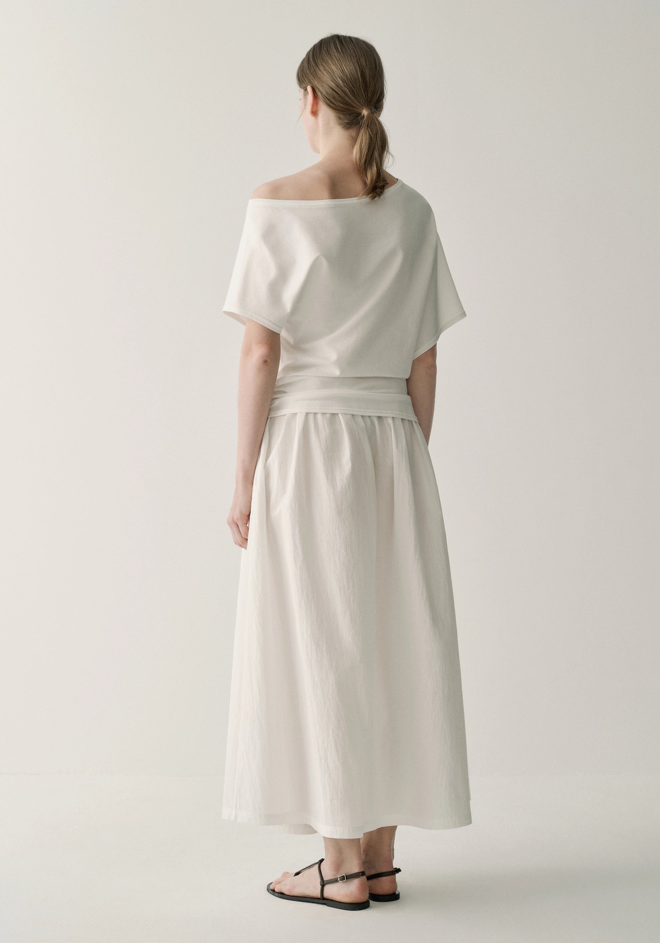 #color_off white