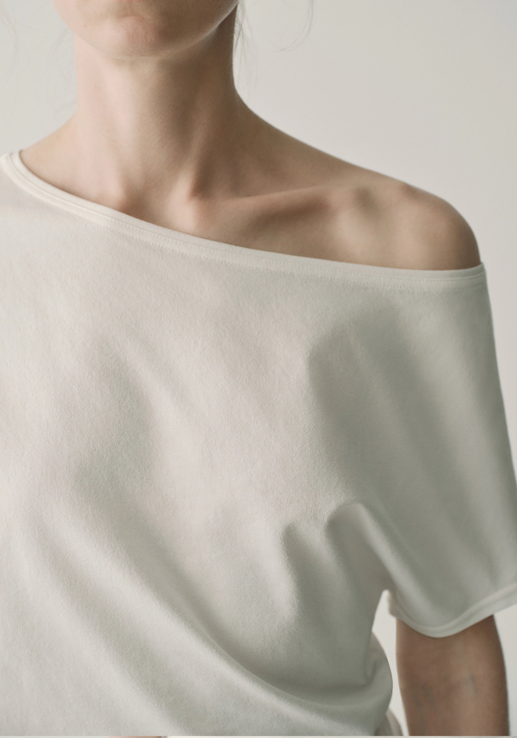 #color_off white