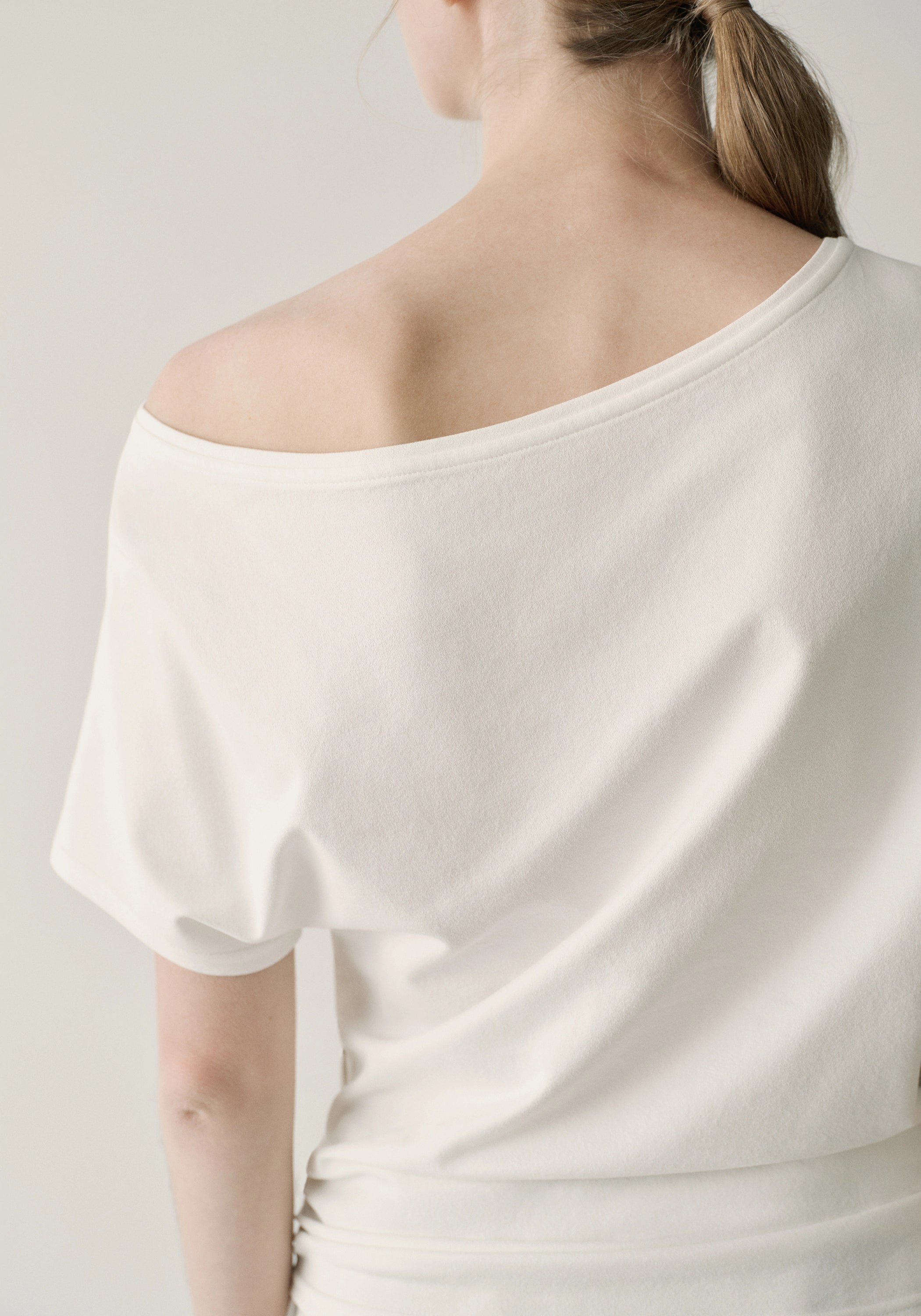 #color_off white