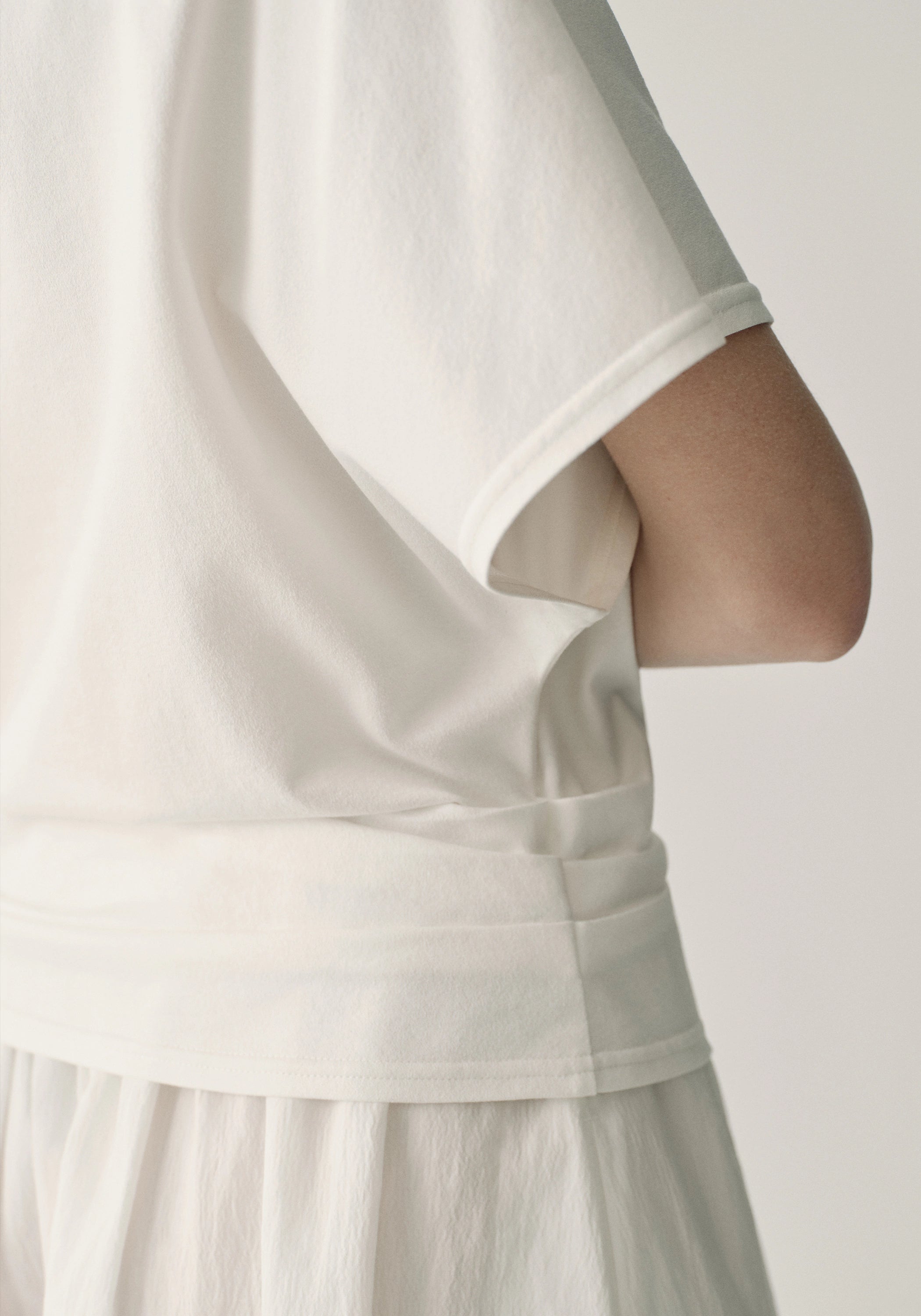 #color_off white