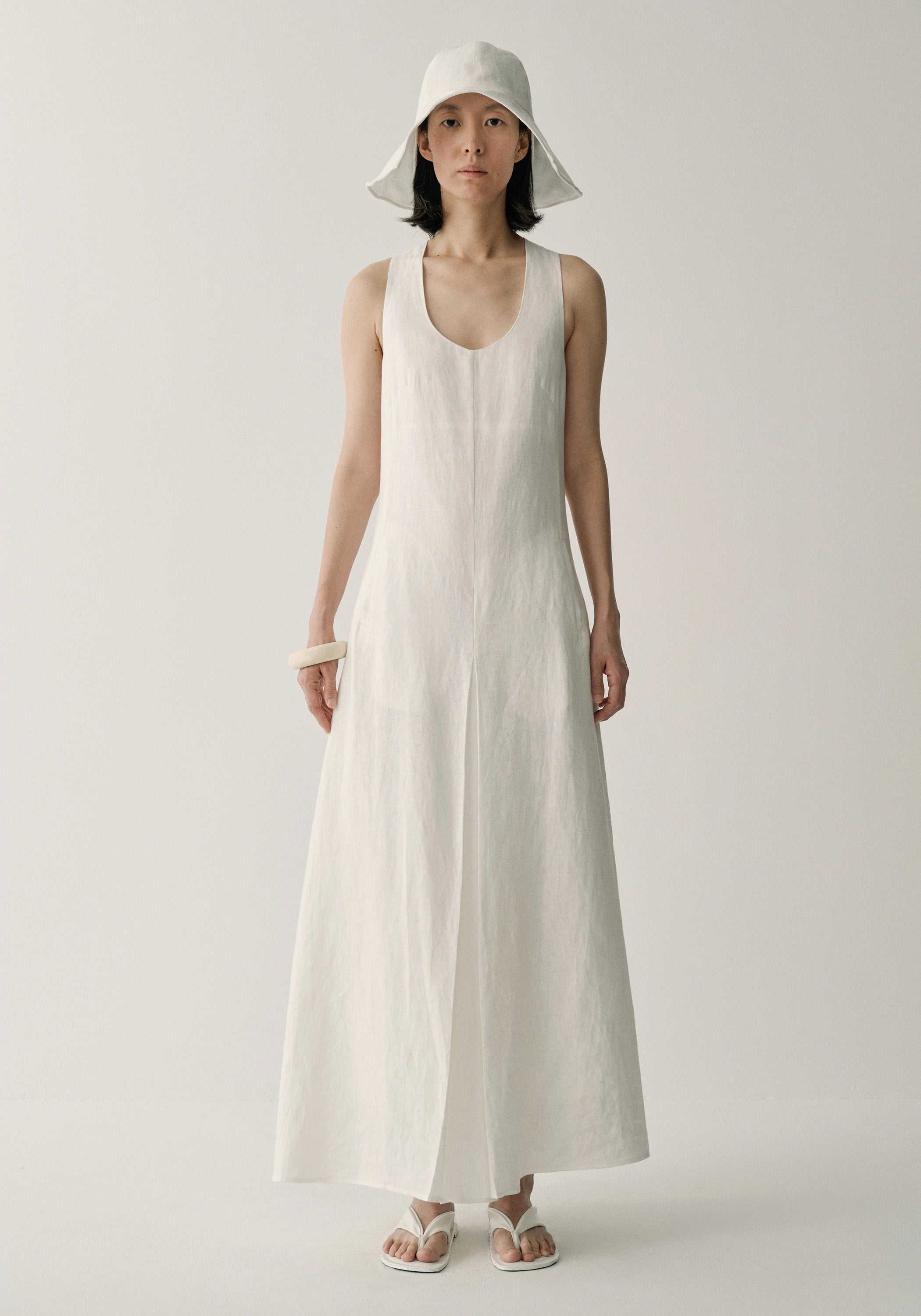 #color_off white