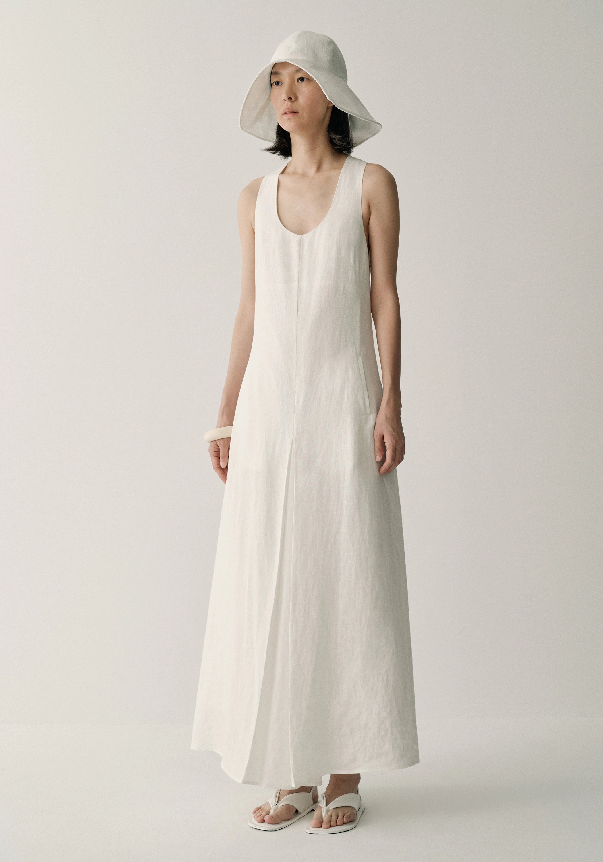 #color_off white