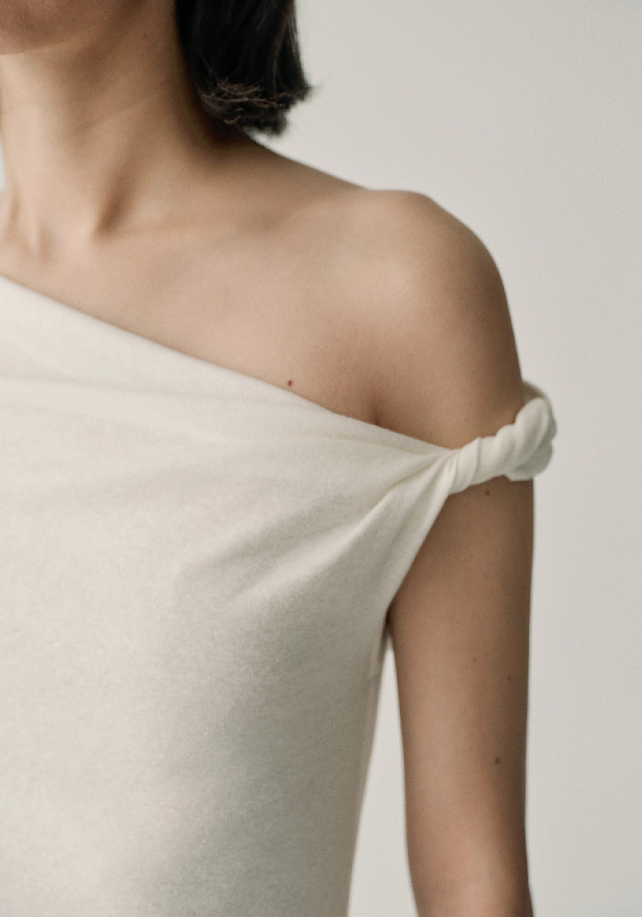 #color_off white
