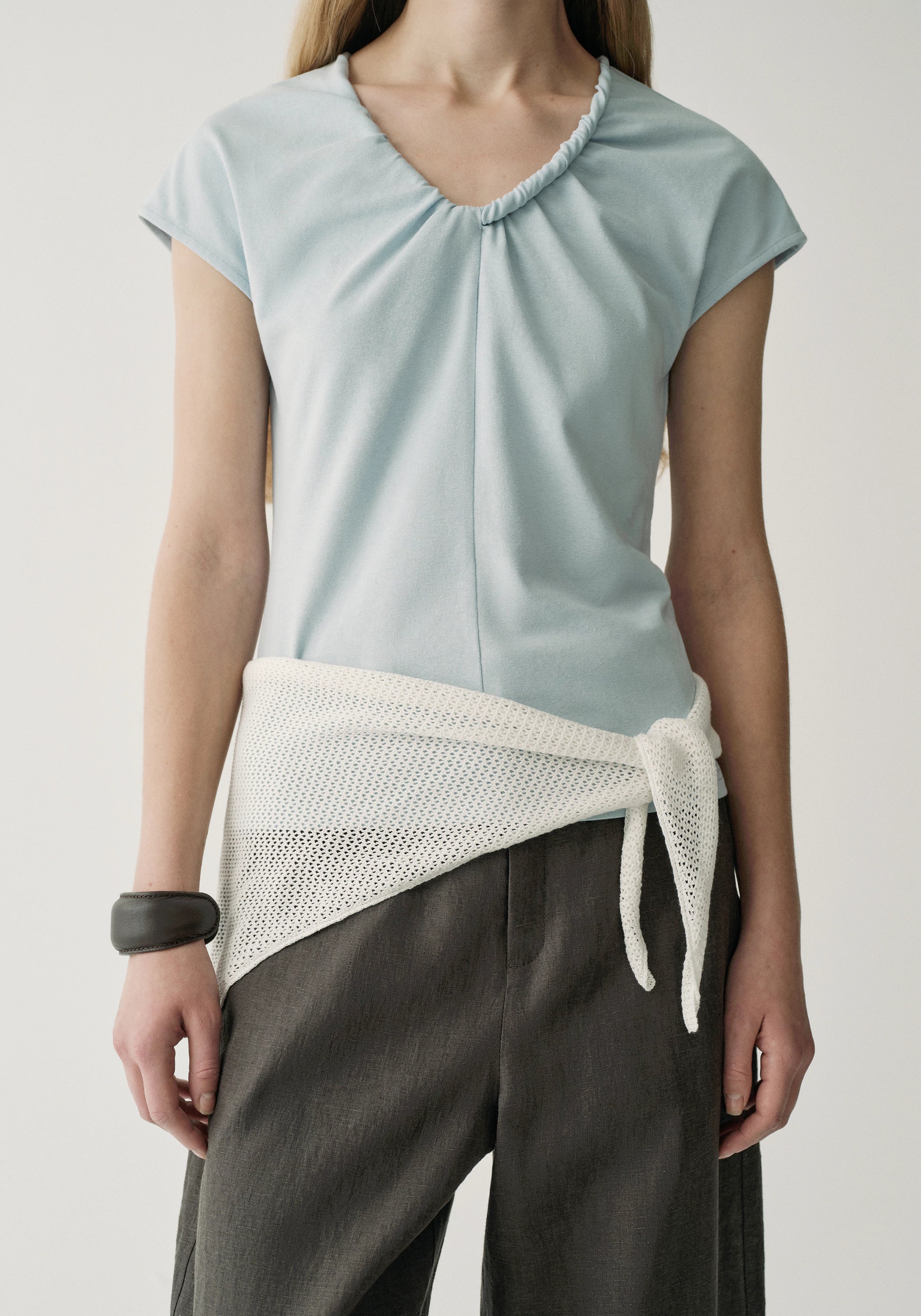 #color_off white