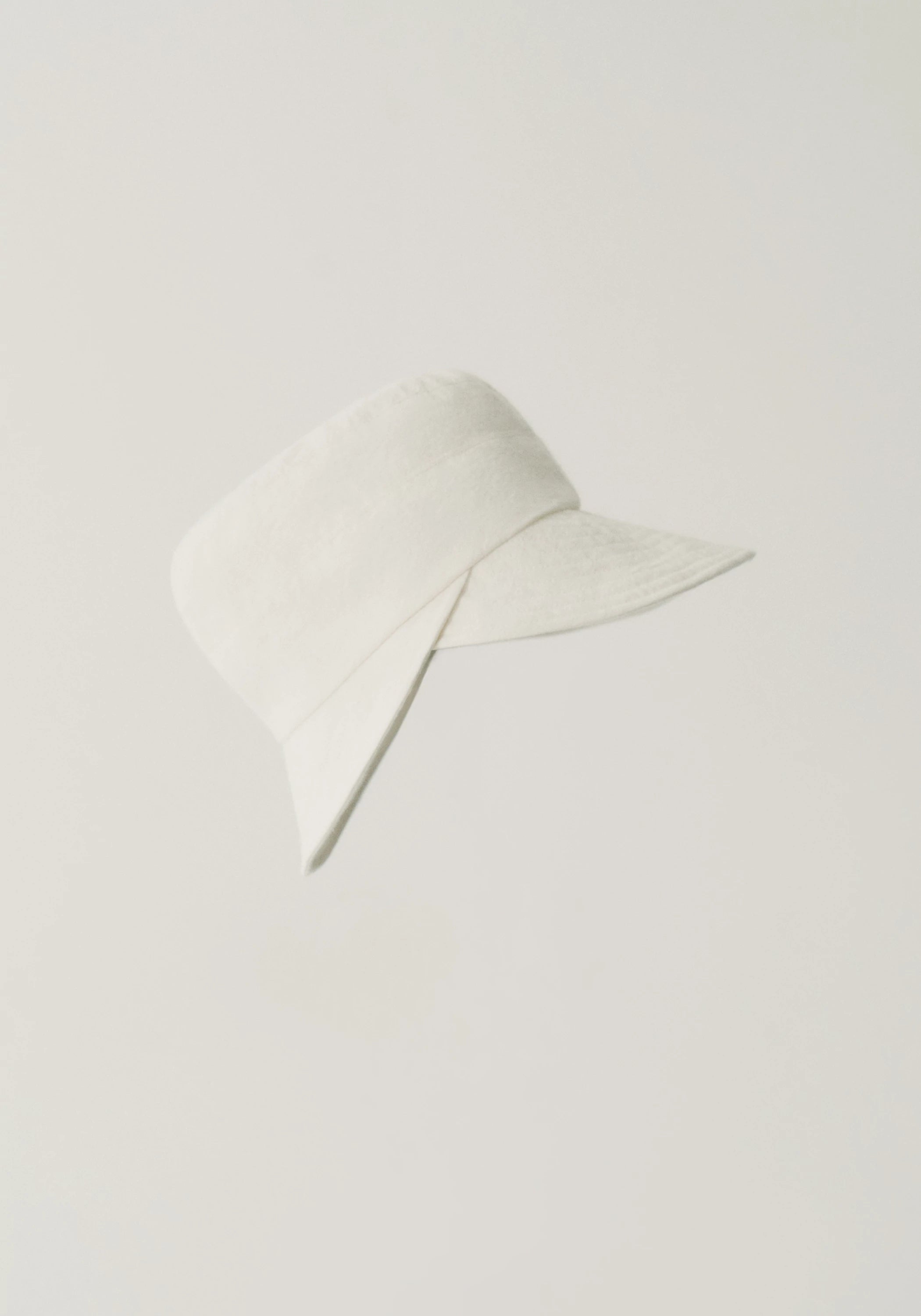 #color_off white
