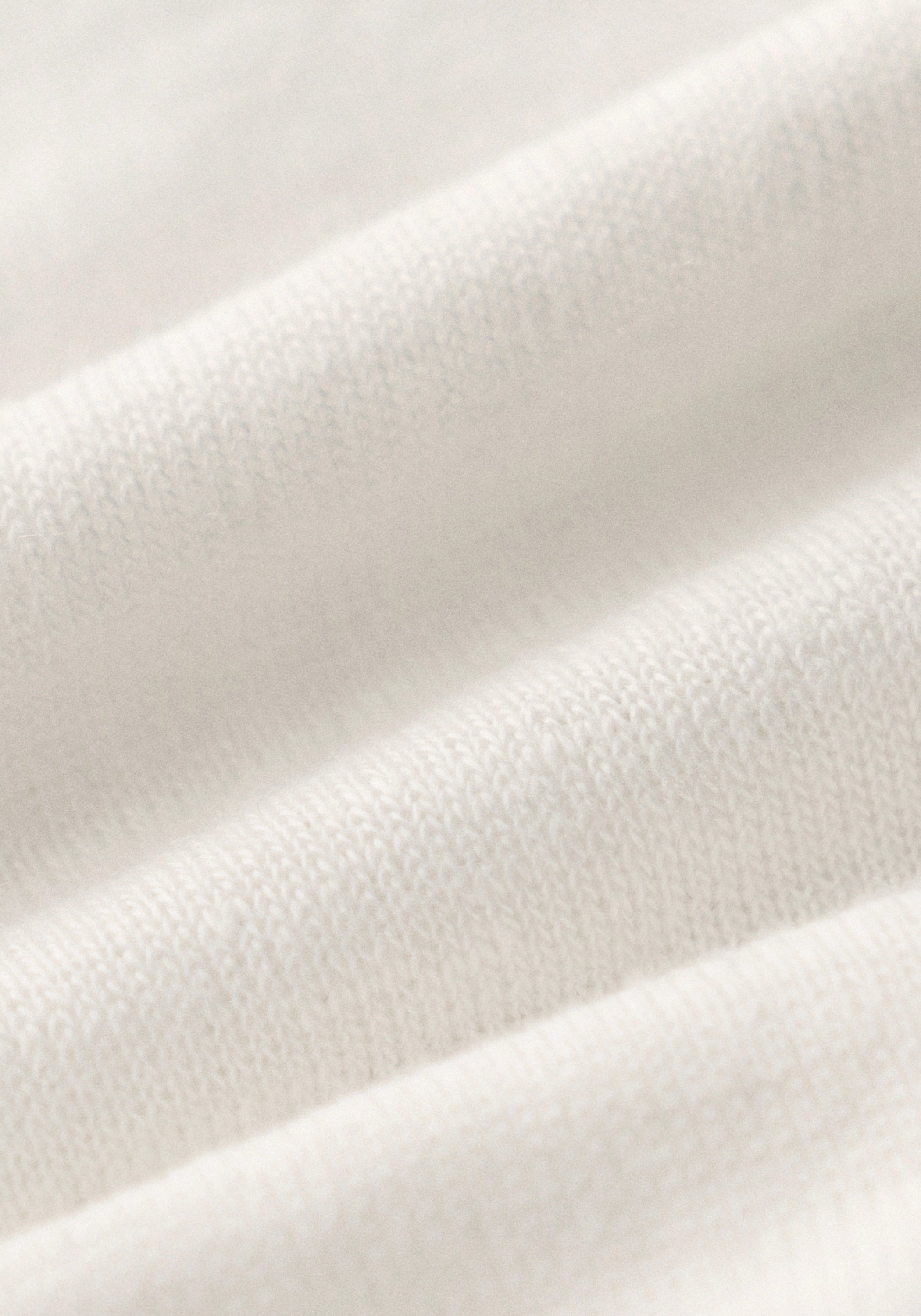 #color_off white