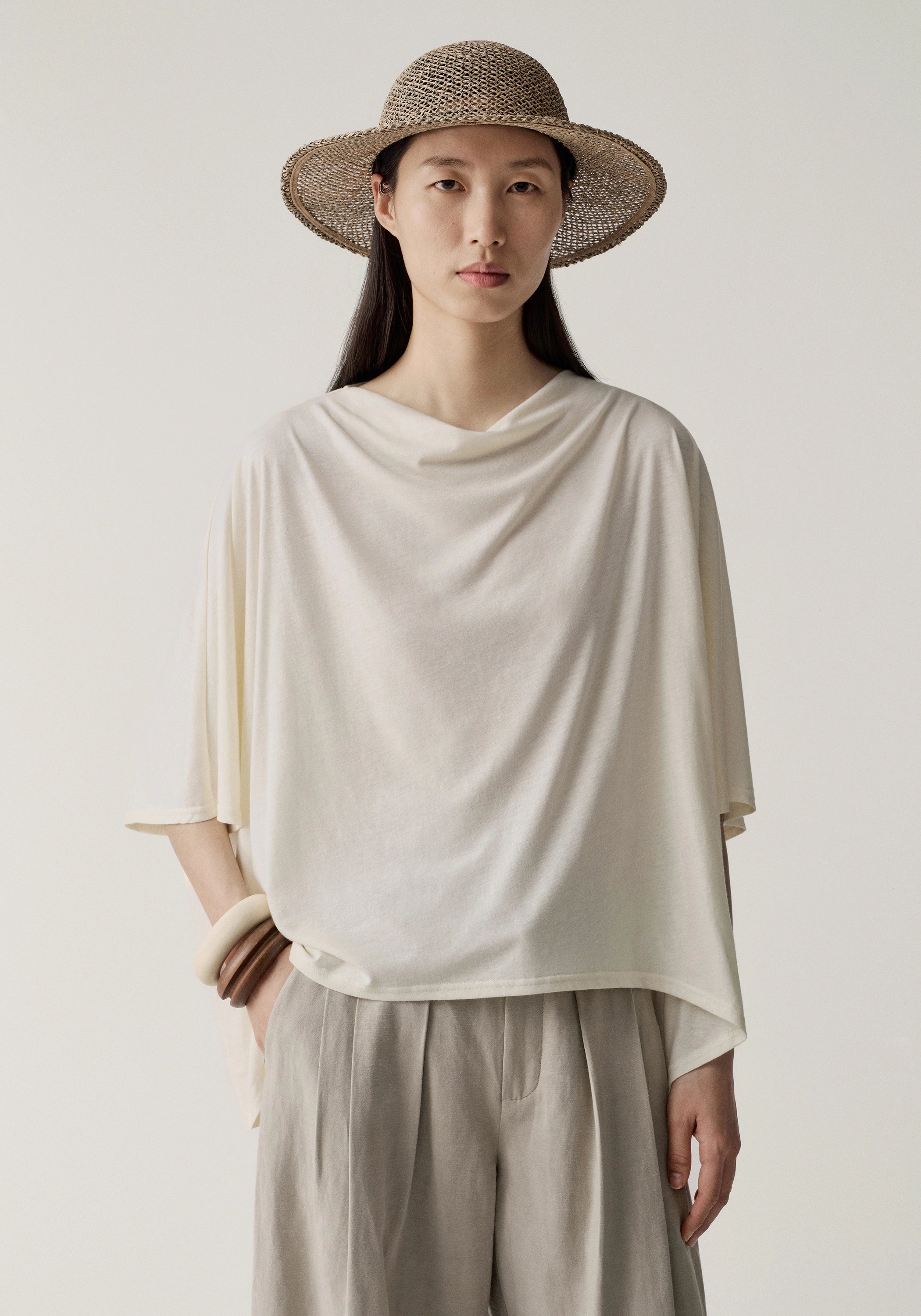 #color_cream white