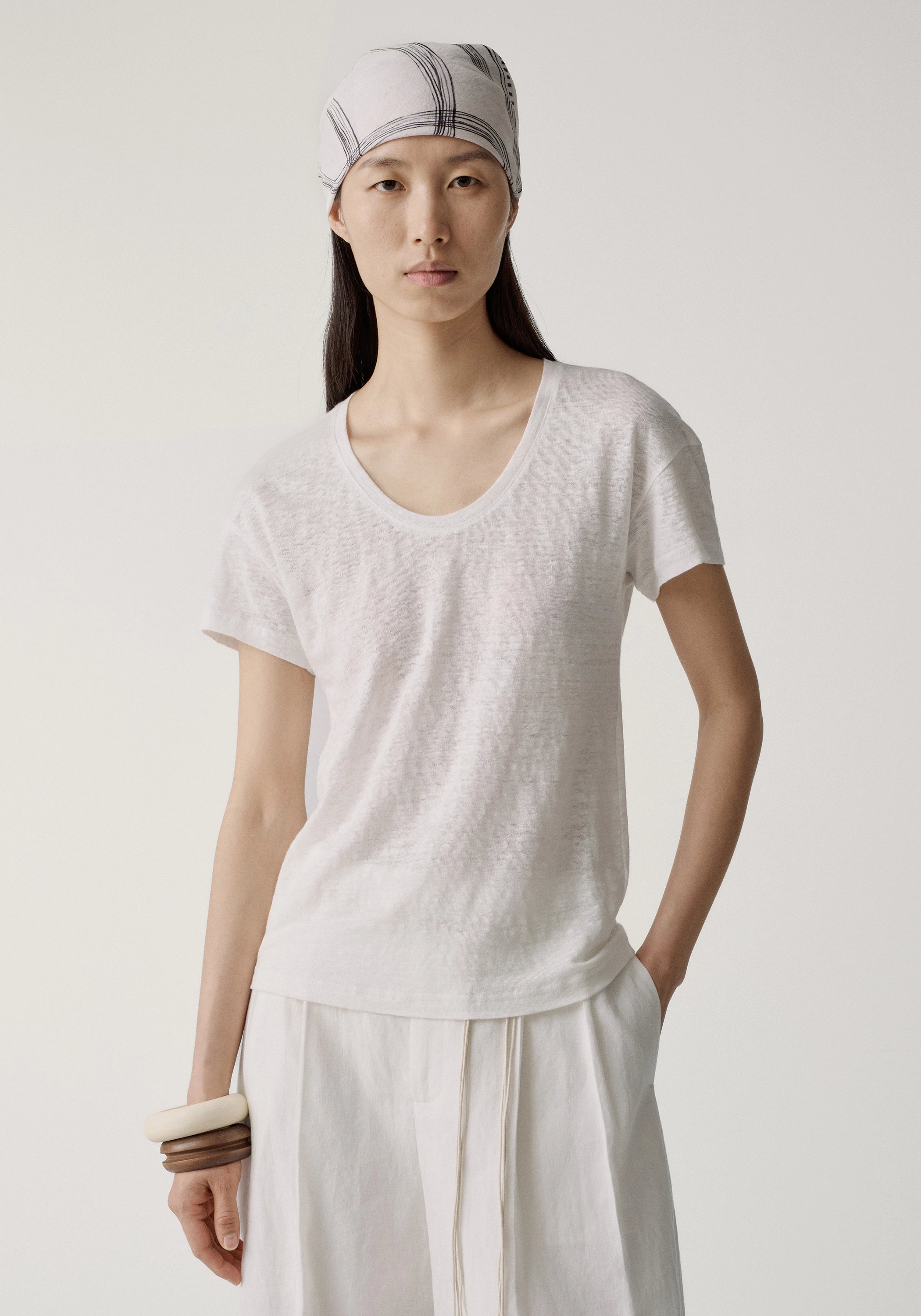 #color_off white