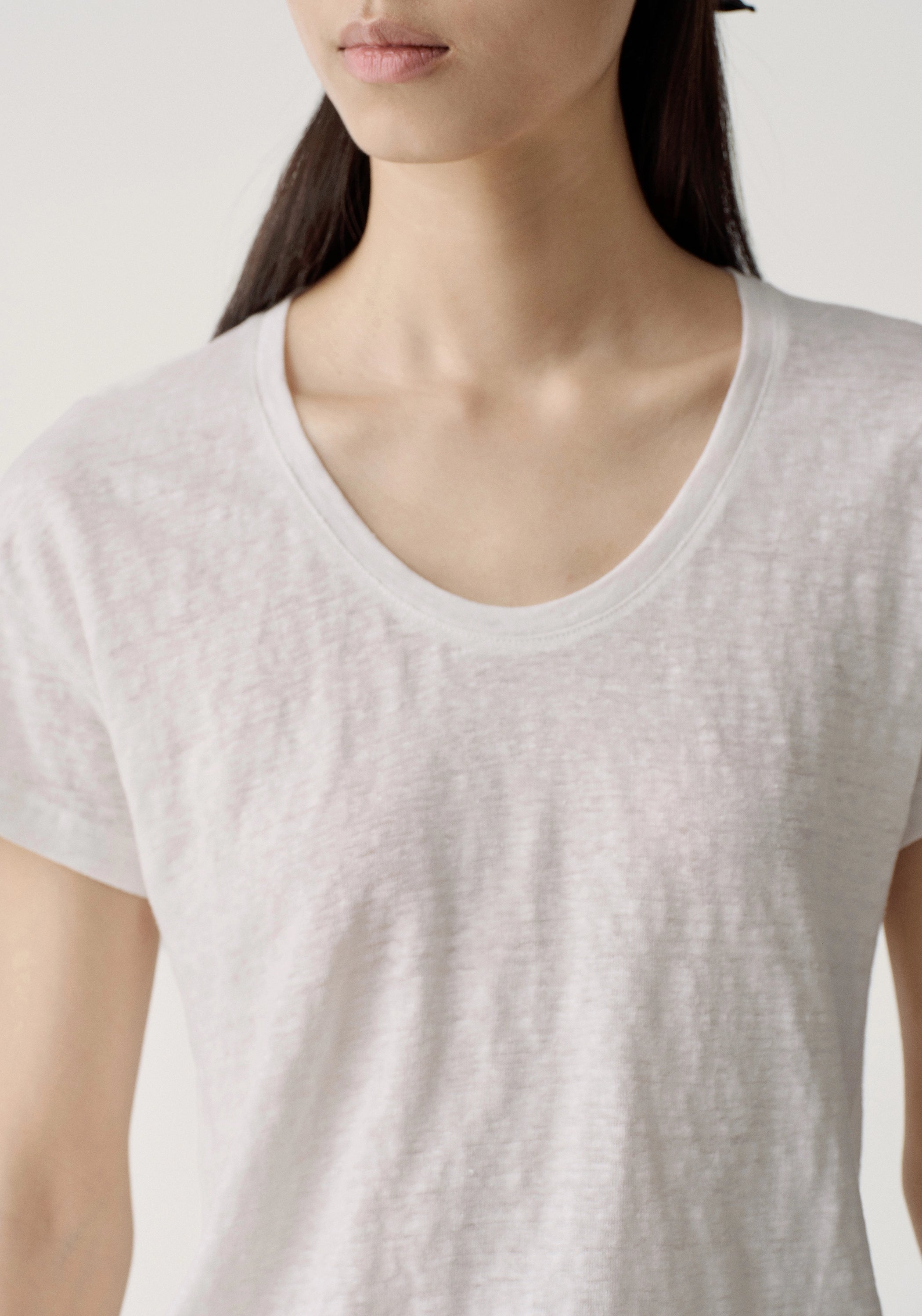 #color_off white
