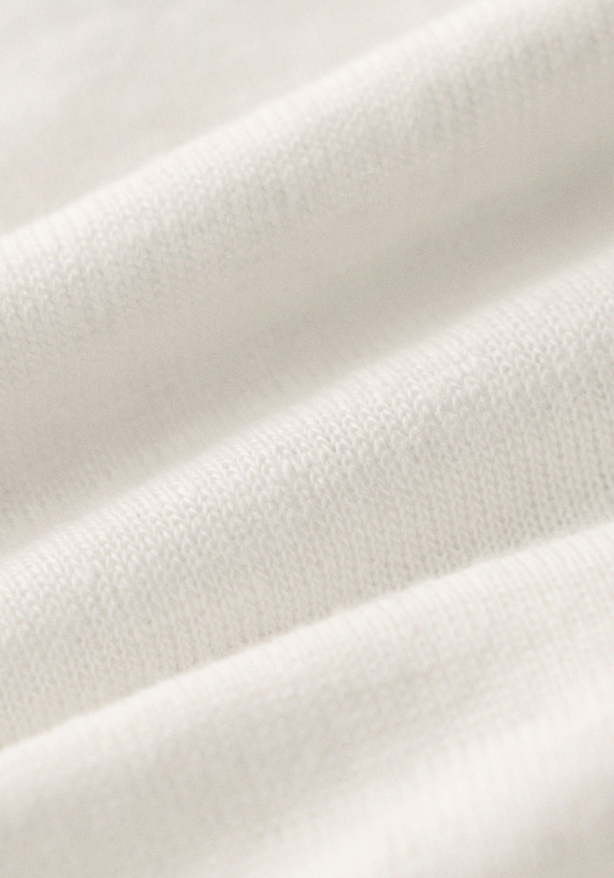 #color_off white