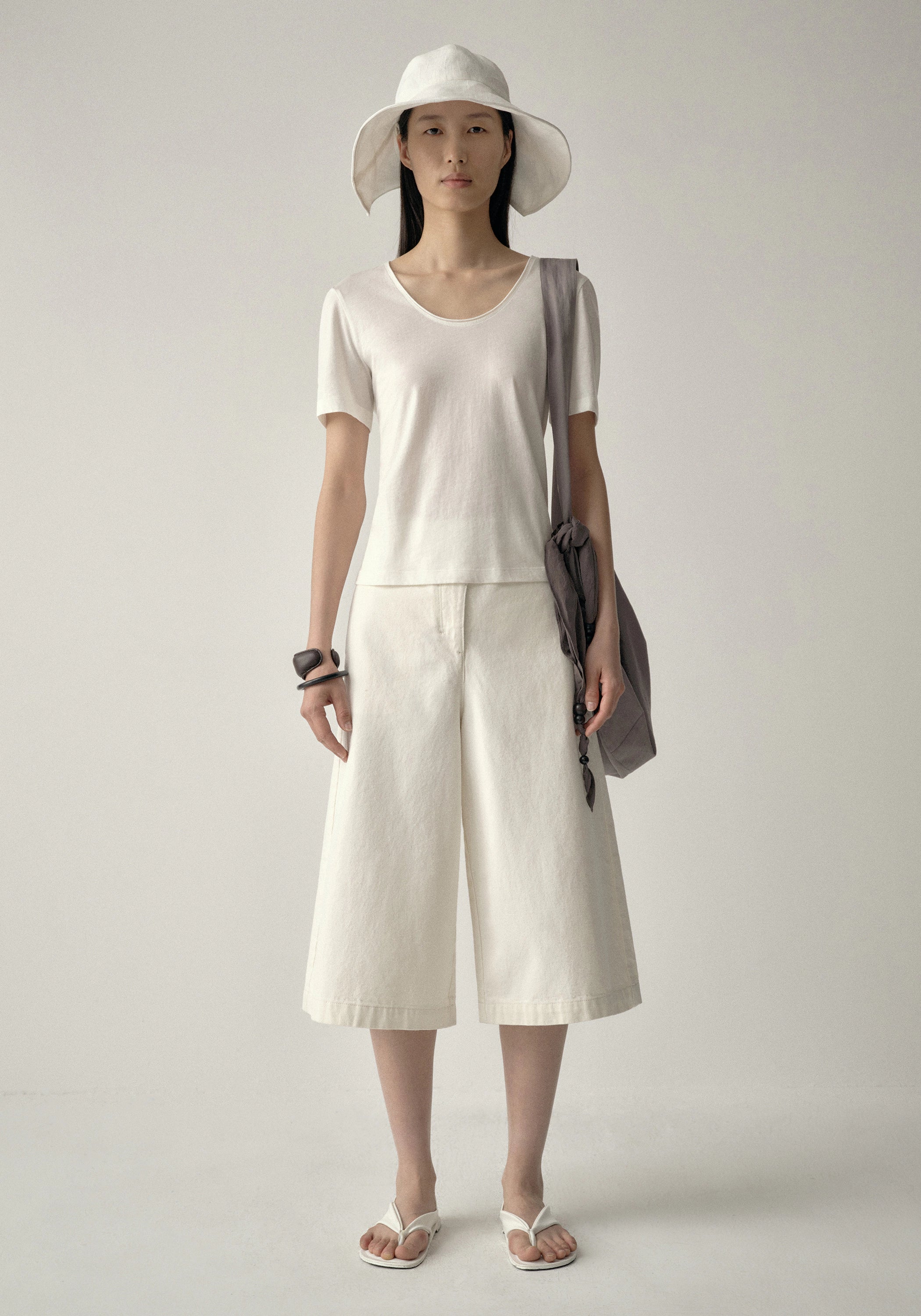 #color_off white