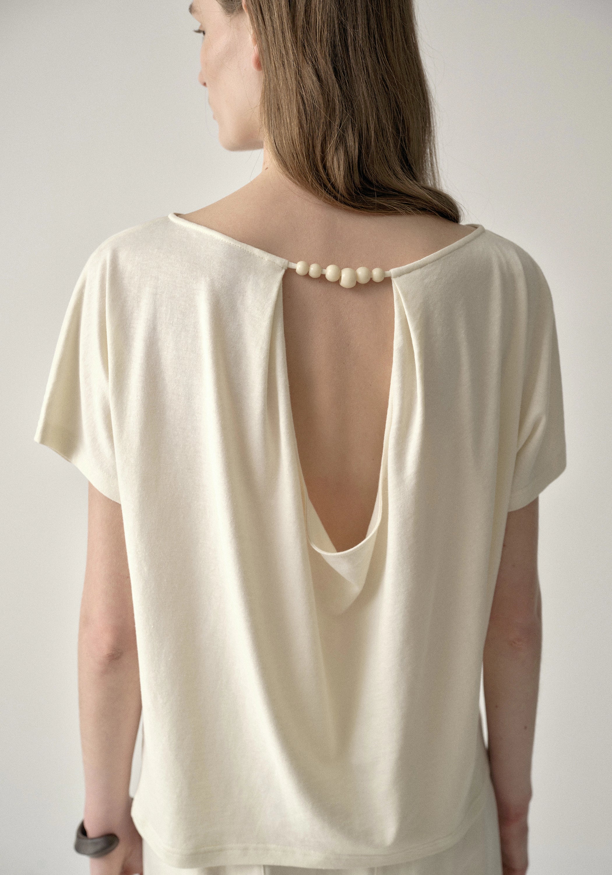 #color_cream white