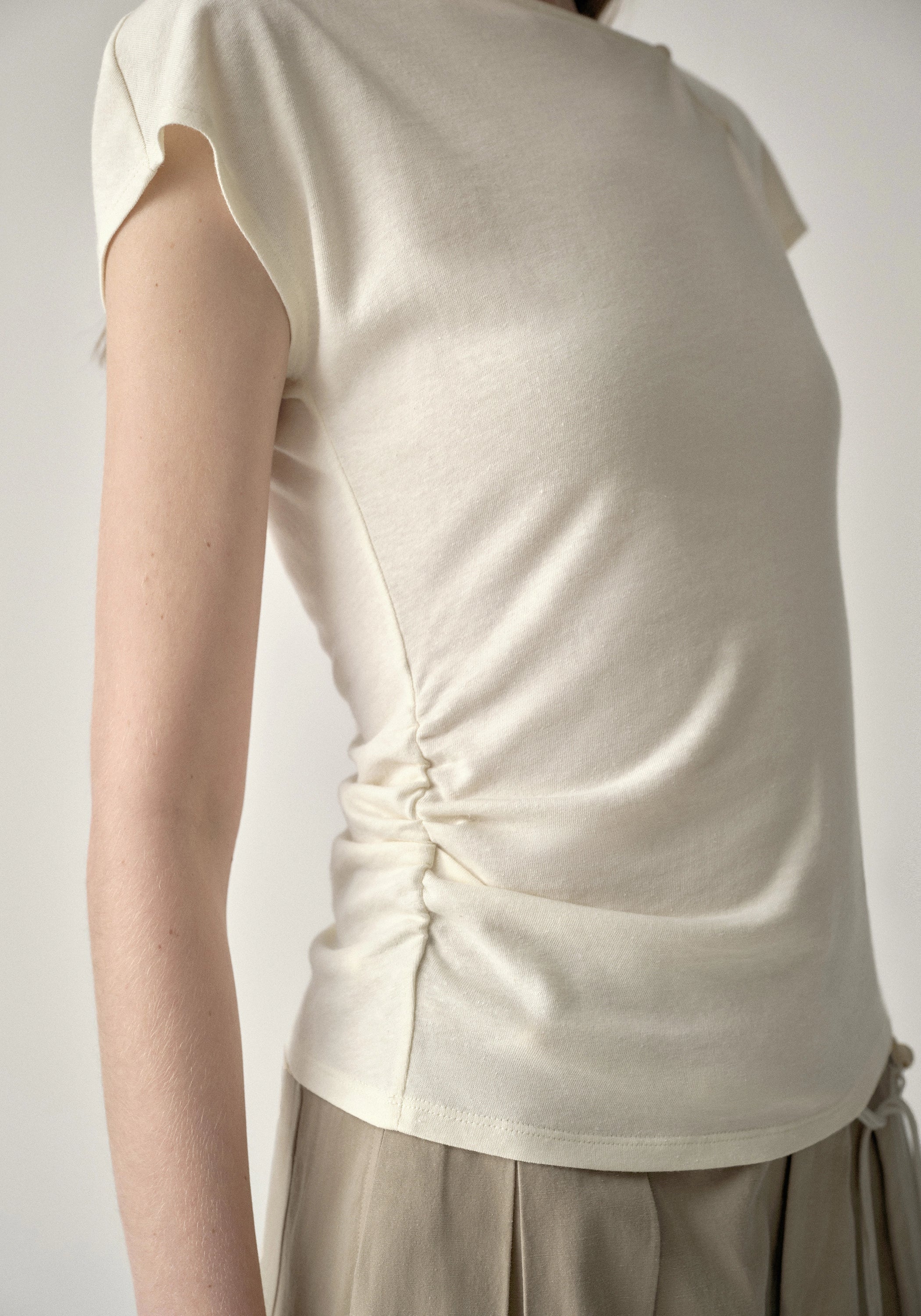#color_cream white