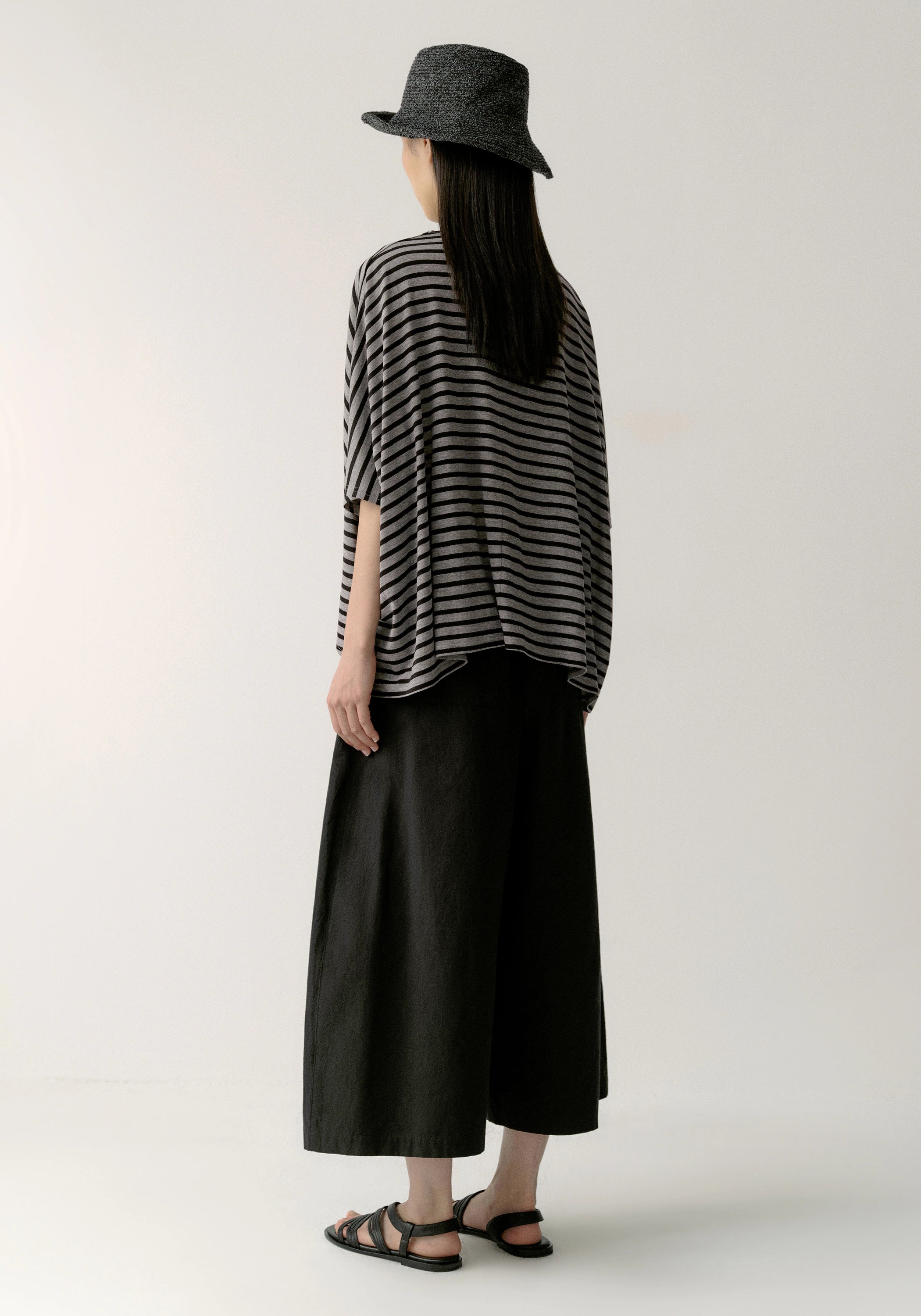 #color_black ash