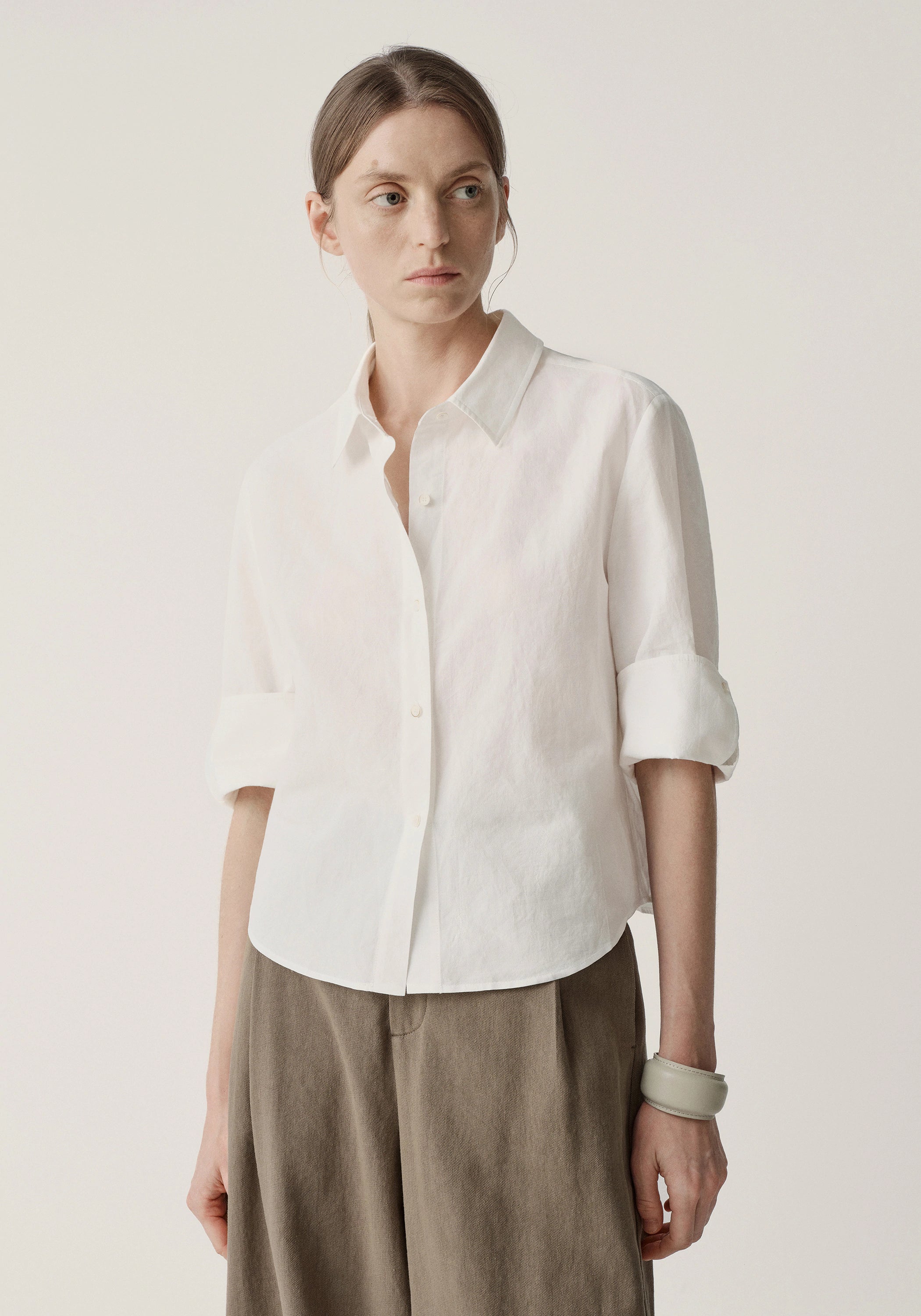 #color_off white