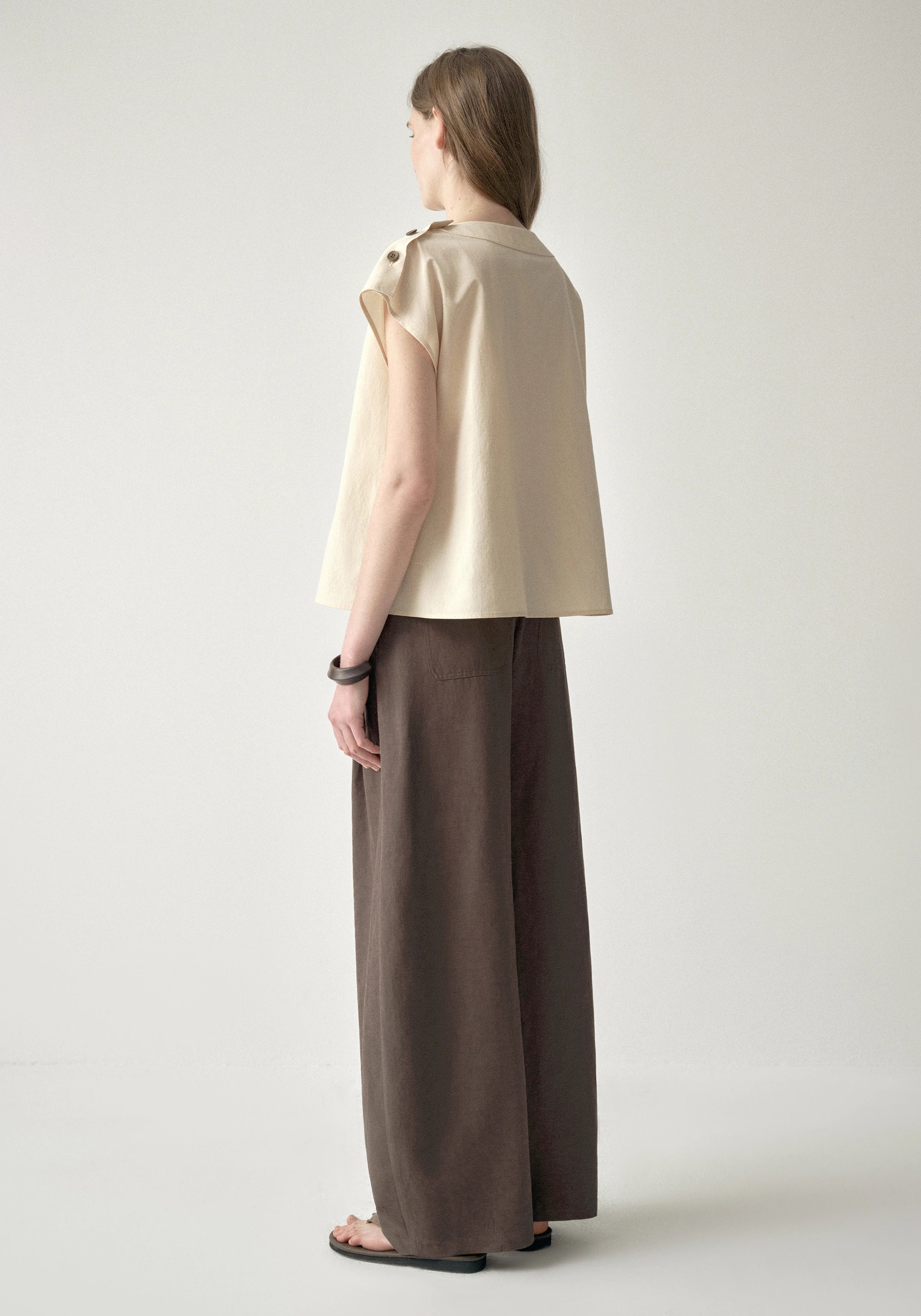 #color_ivory