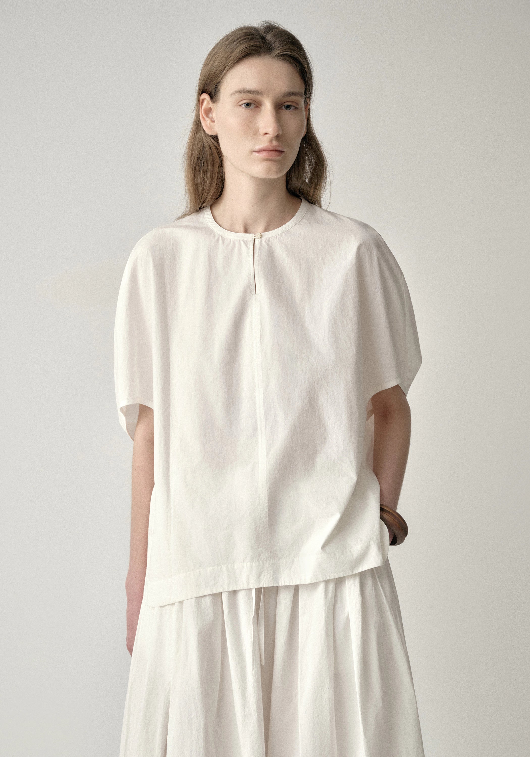 #color_off white