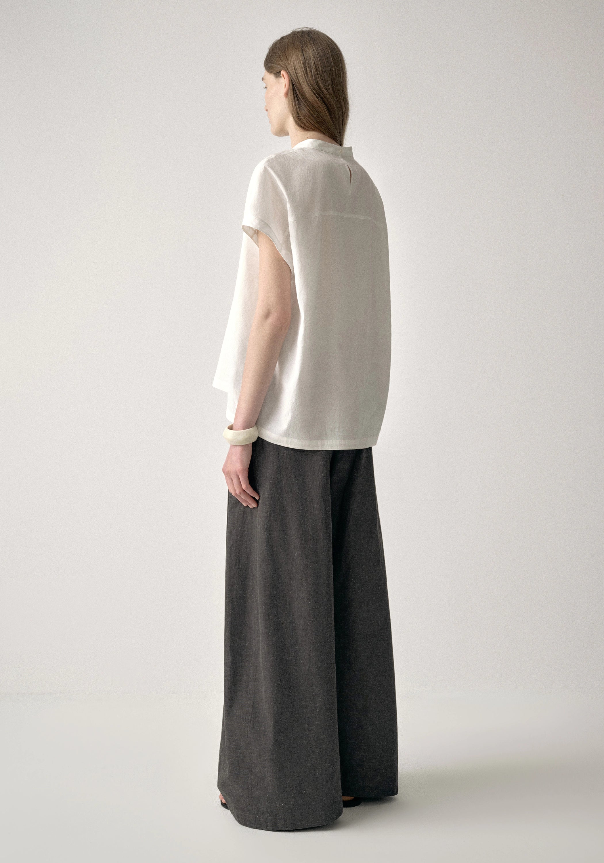 #color_off white
