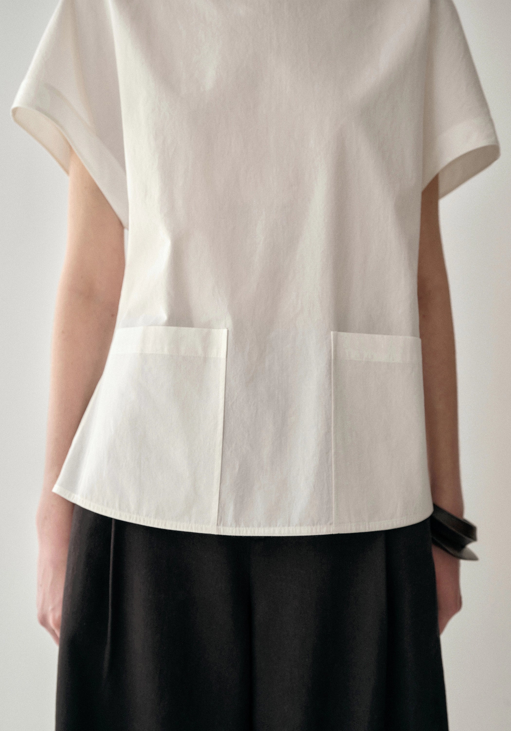 #color_off white