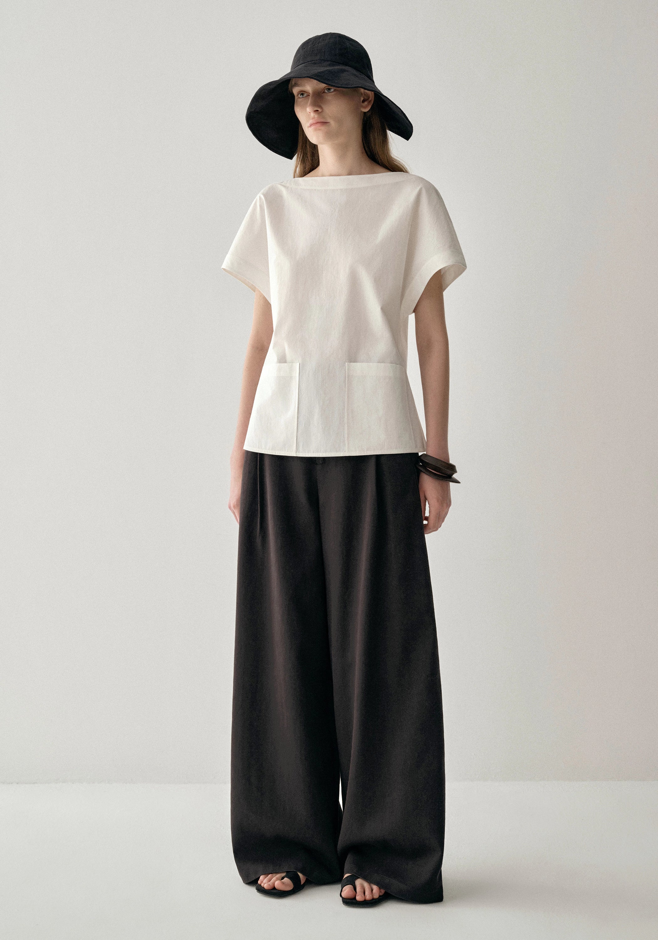 #color_off white