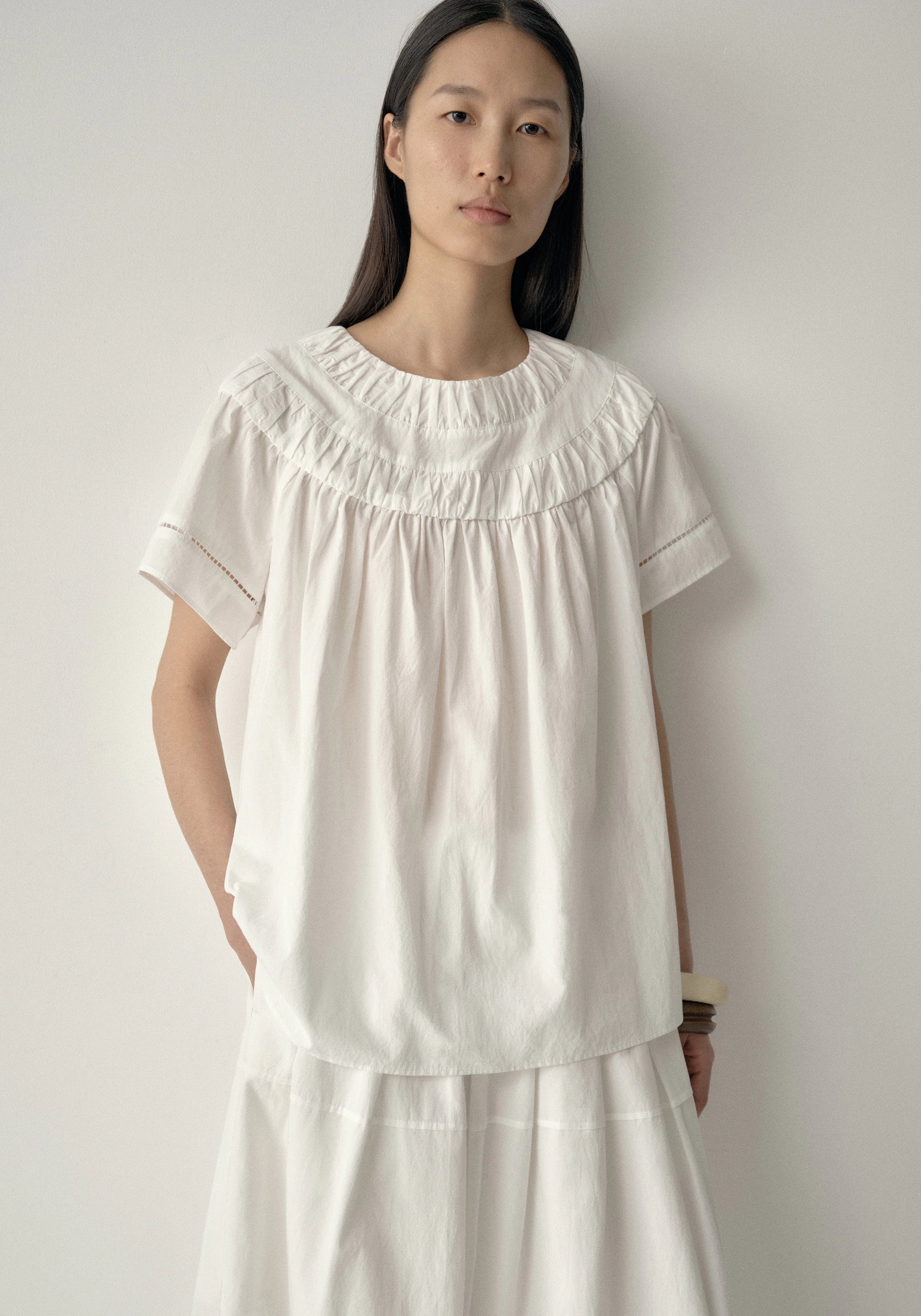 #color_off white