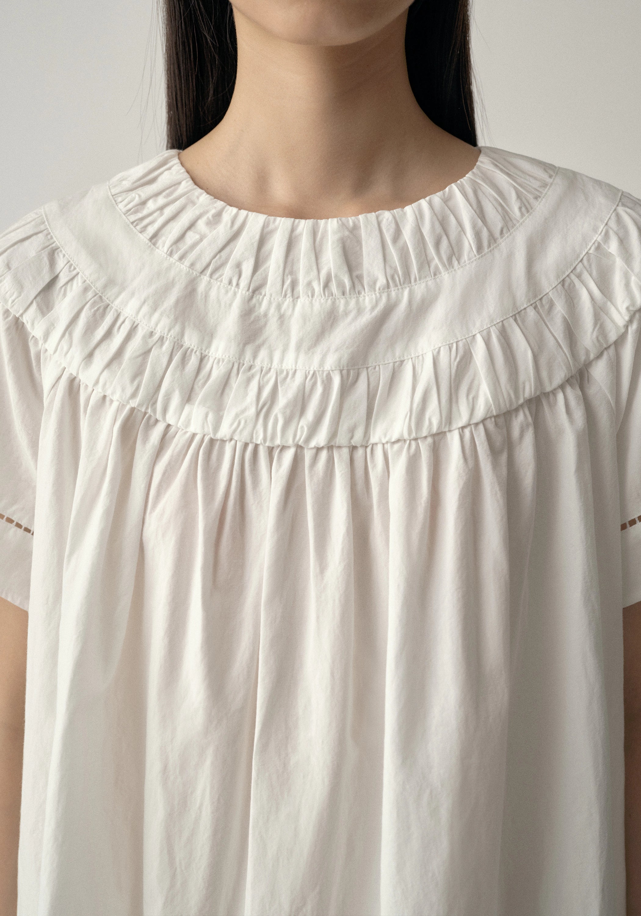 #color_off white