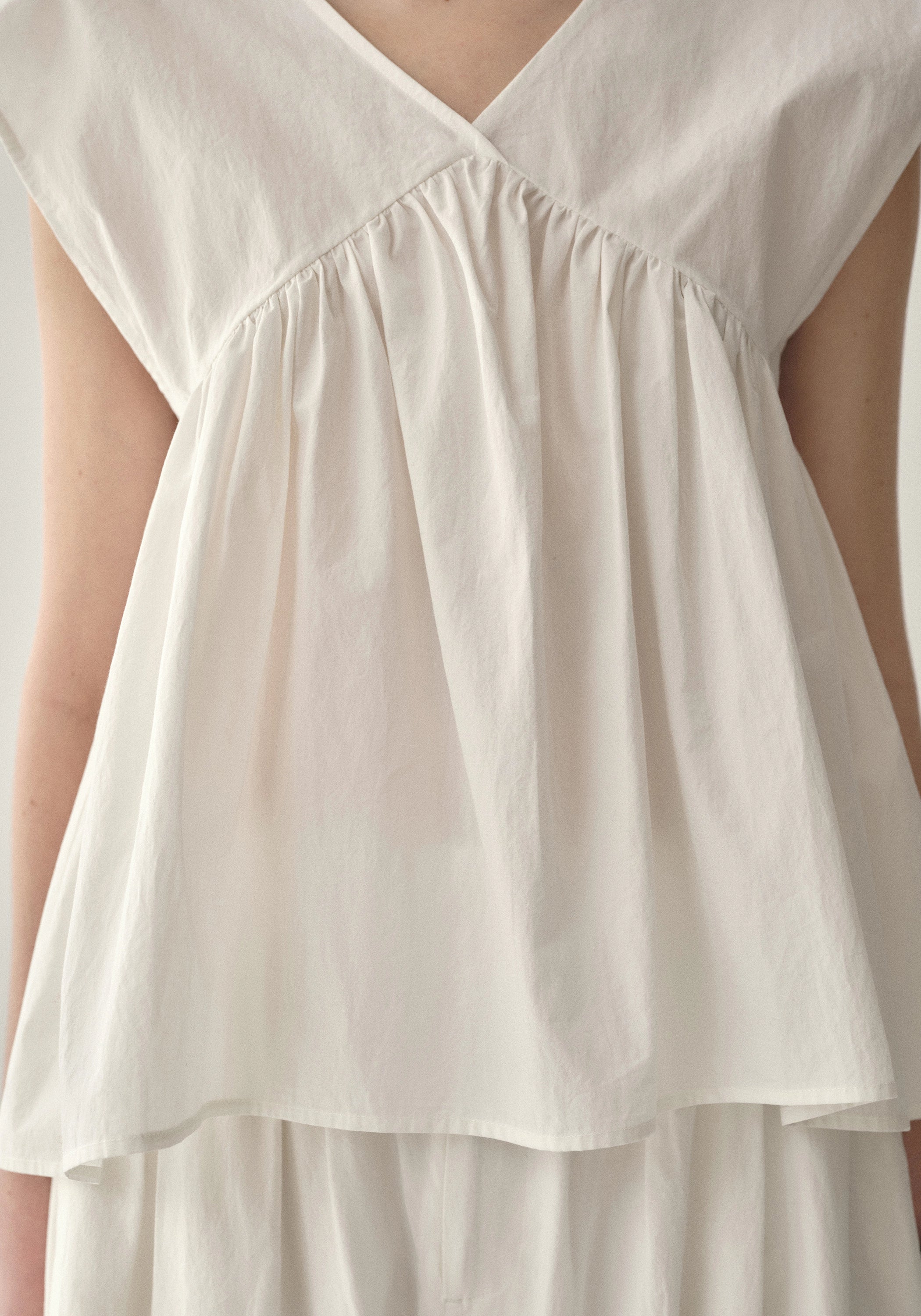 #color_off white